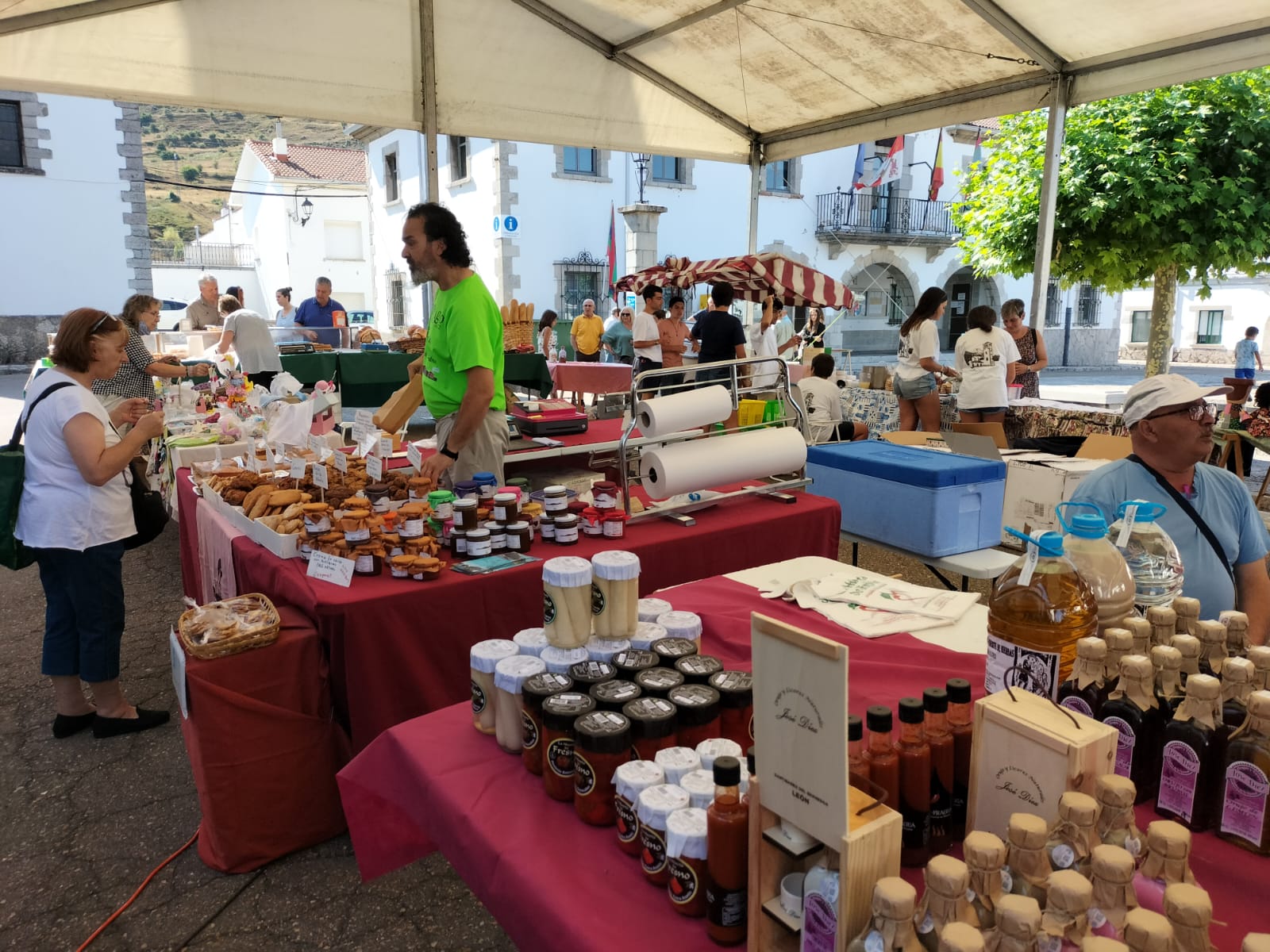 La jornada contará con un mercado artesano en la plaza de la localidad. | E. NIÑO