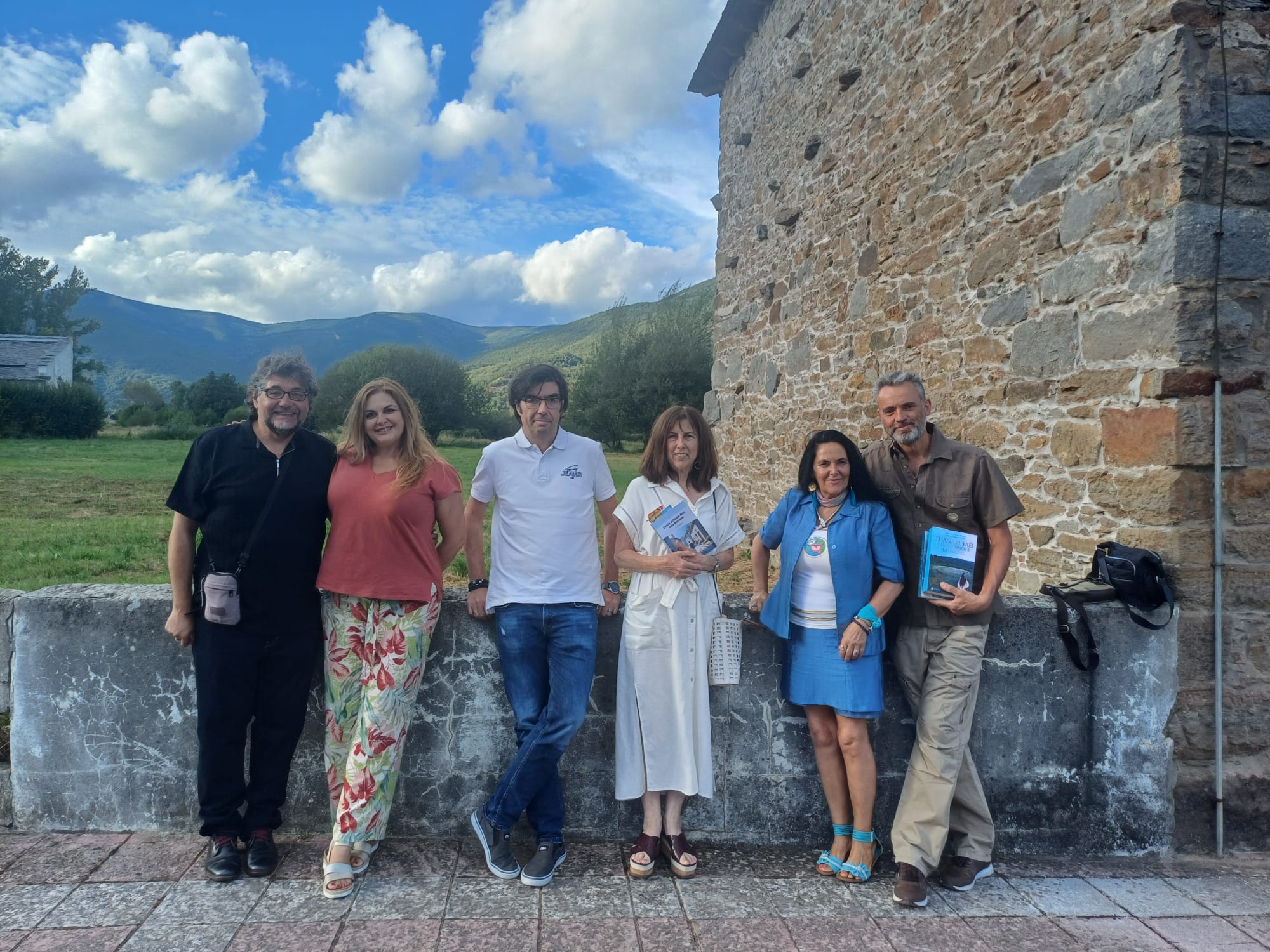 Autores participantes en el encuentro literario en Noceda.