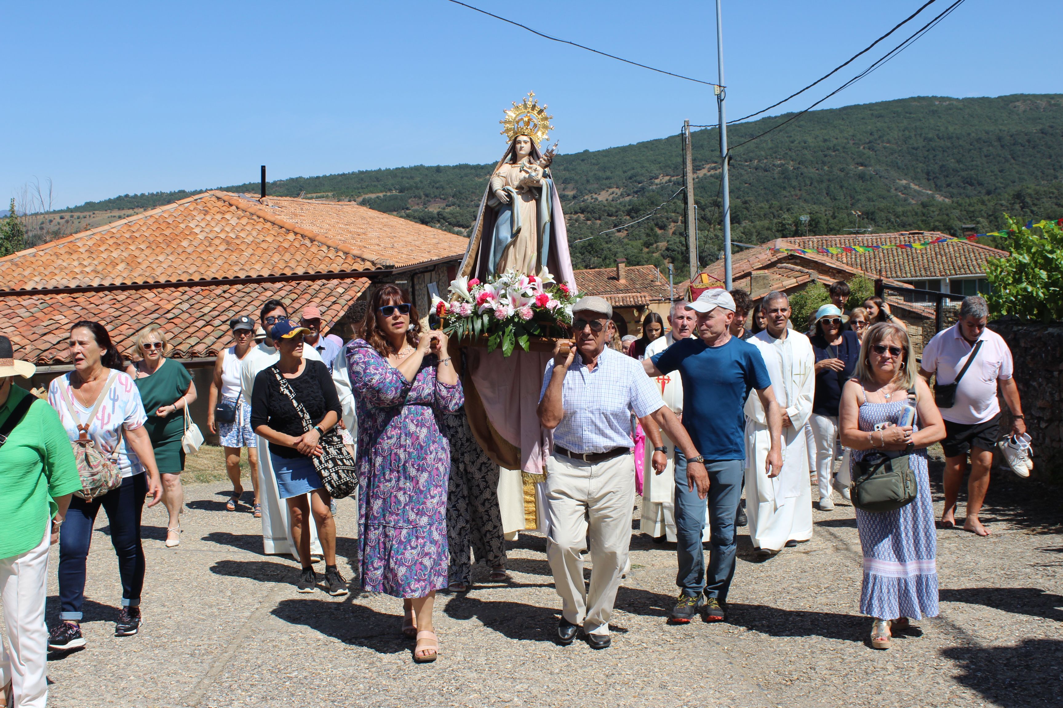 Una imagen de la procesión de la Virgen de los Remedios. | A. HURTADO