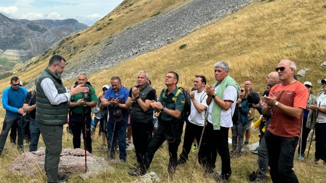 Al acto han asistido unas 150 personas, entre ellas autoridades civiles y militares. | L.N.C.