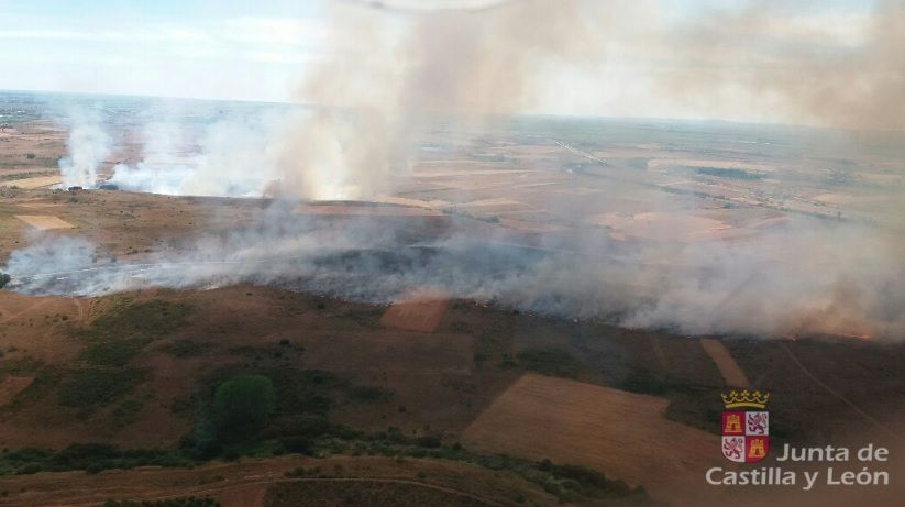 Imagen aérea del incendio de Villamañán. | L.N.C.