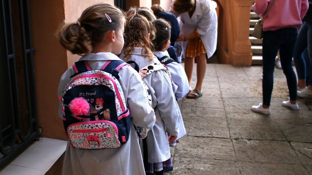 Vuelta al cole en un colegio de la provincia. SAÚL ARÉN