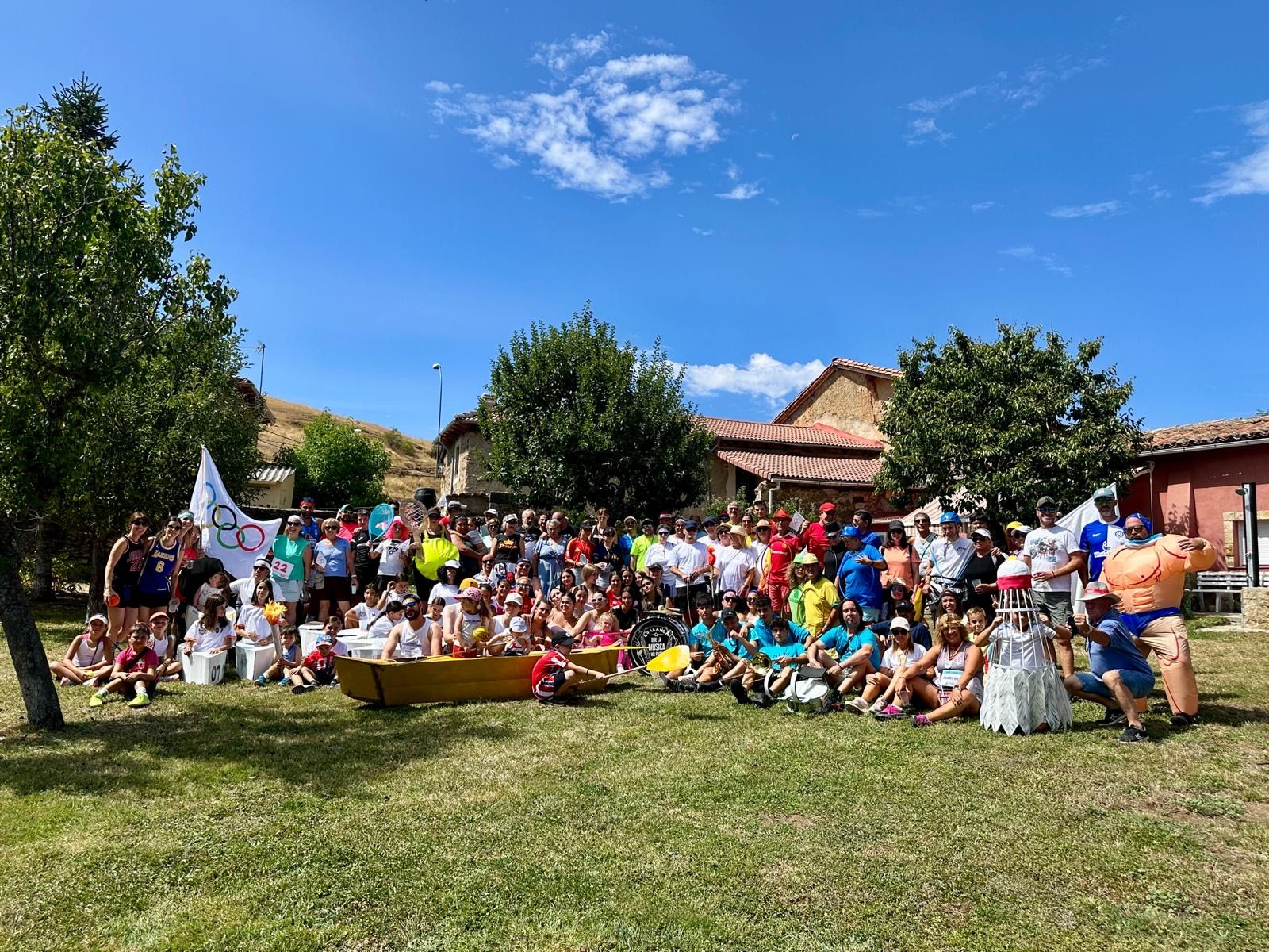 Foto de familia en las fiestas de Colle. | L.N.C.