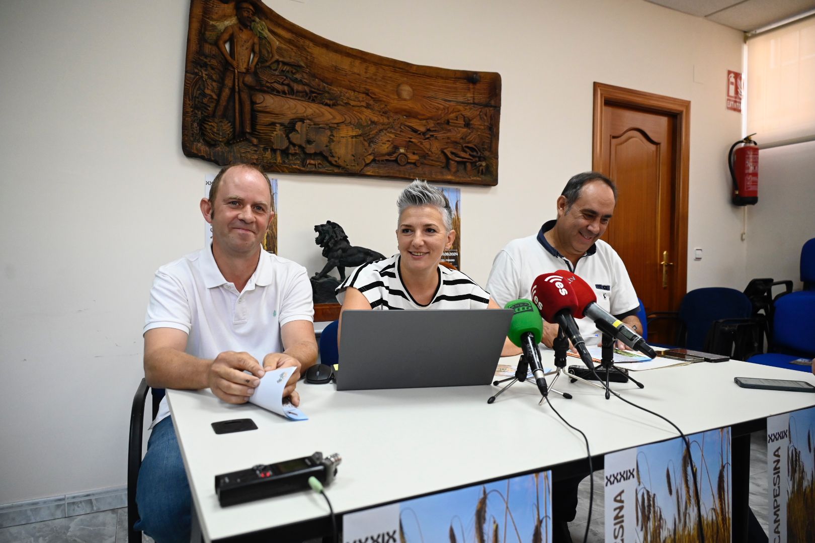 David Rodríguez, Sonia Castro y Valentín Martínez durante la rueda de prensa en la sede de Ugal-Upa. | SAÚL ARÉN