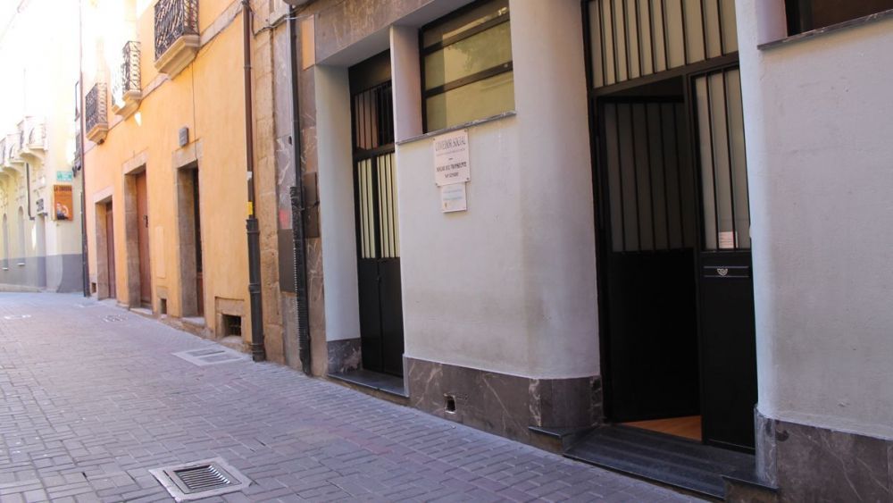 Fachada del Hogar del Transeúnte y comedor social de Ponferrada. | MAR IGLESIAS