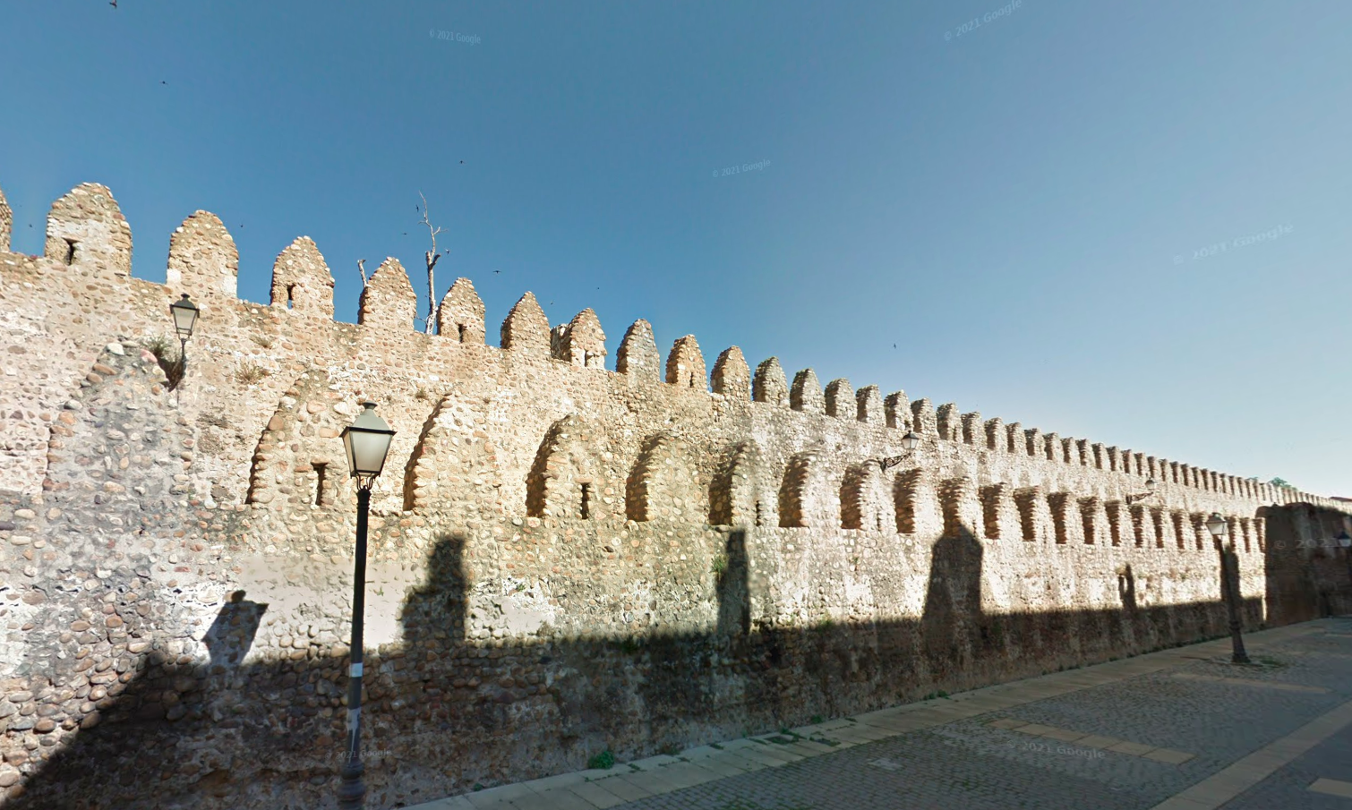 Tramo de la muralla en la calle Prado de los Judíos. | L.N.C.