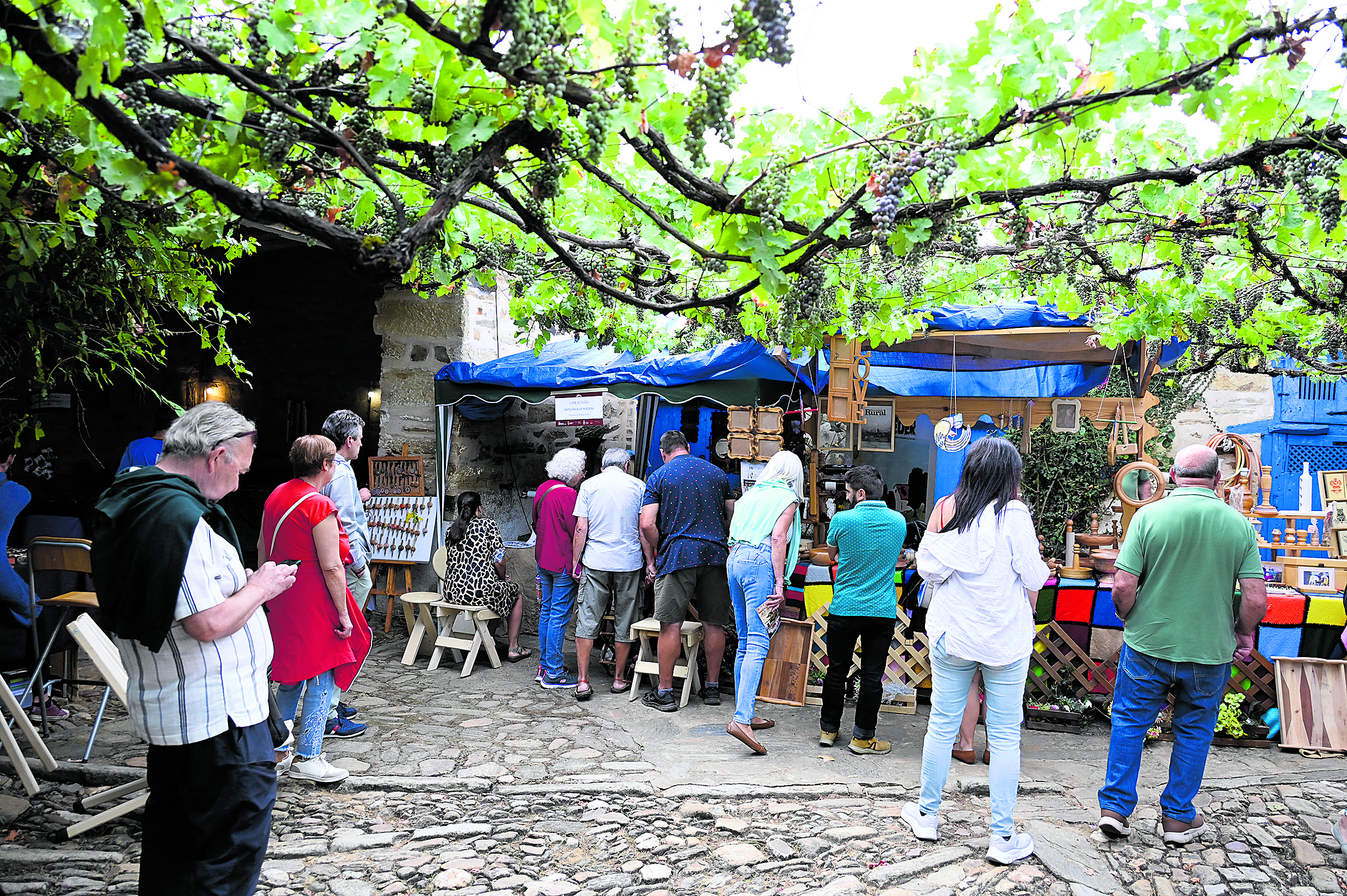 Este domingo, último día de feria, los patios de Santa Colomba abren para desvelar los secretos artesanos desde las 11:00 hasta las 18:00 horas. | SAÚL ARÉN