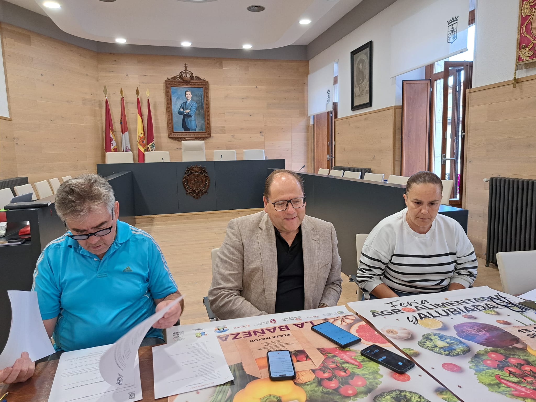 Presentación de la Feria en el Ayuntamiento de La Bañeza. | L.N.C.