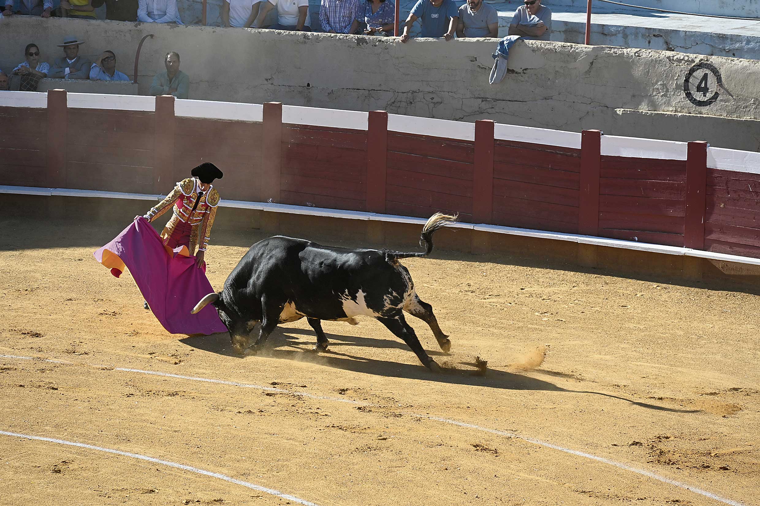 Morenito de Aranda fue el gran triunfador de la tarde en la corrida del Centenario de Valencia. | SAÚL ARÉN