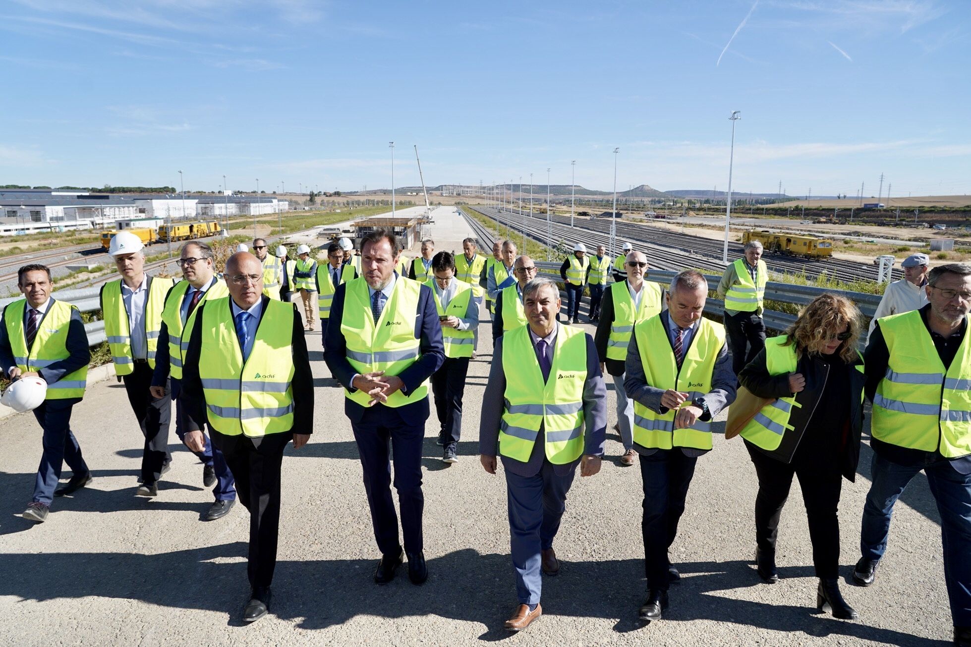 El ministro de Transportes y Movilidad Sostenible, Óscar Puente, visita las obras de la nueva estación intermodal de Valladolid. | LETICIA PÉREZ (ICAL)