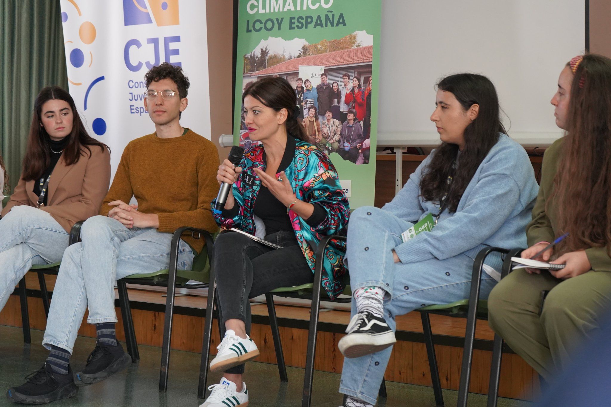 La ministra Rego, durante su charla en la localidad leonesa. | LNC