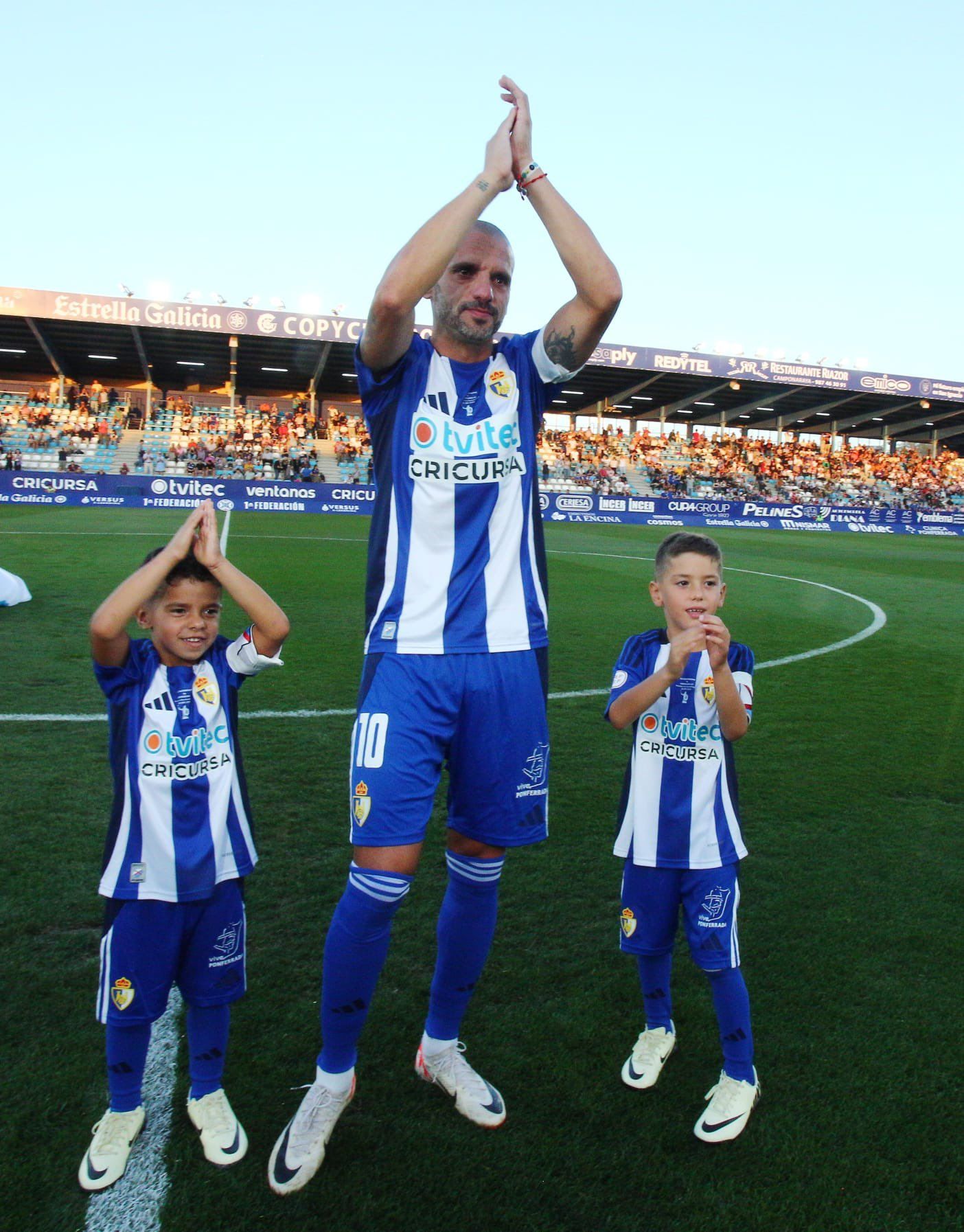 Yuri antes de comenzar el partido