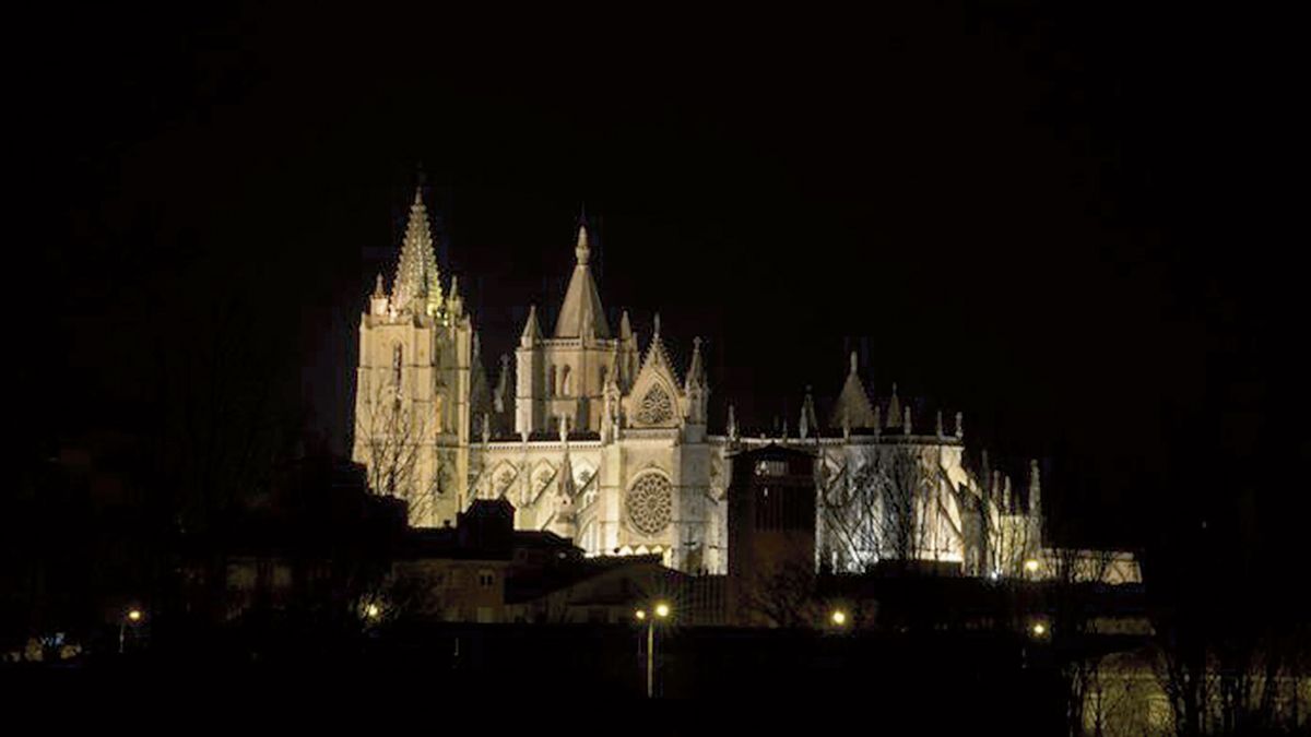 Se renovará la iluminación ornamental de algunos de los edificios más emblemáticos de León. | L.N.C.