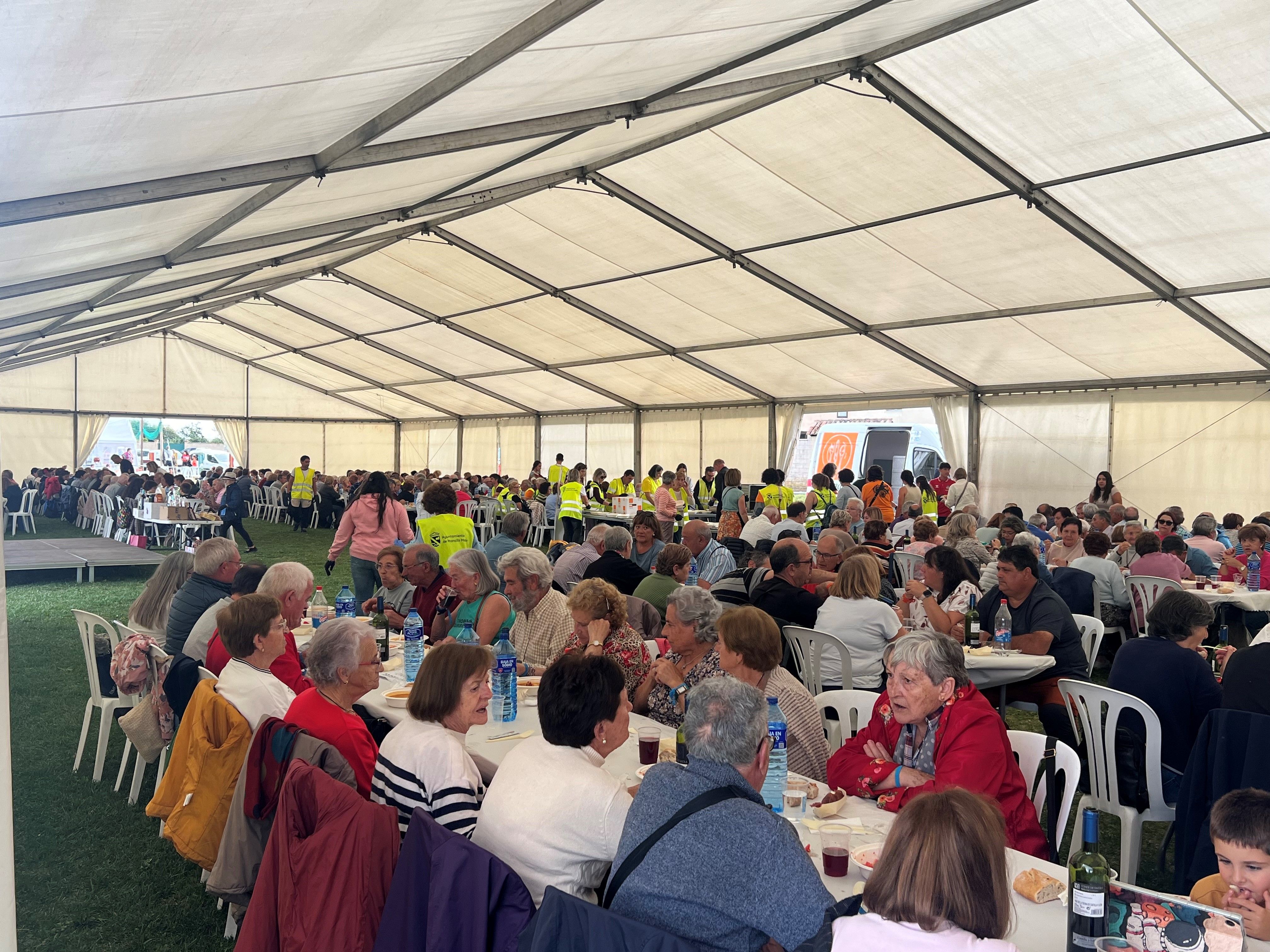 La comida popular congregó a todos los participantes en el Encuentro. | M.H.