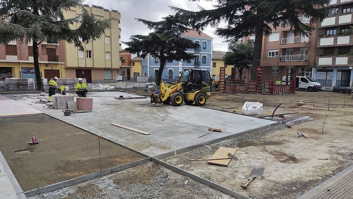 Estado que presentan actualmente las obras de la plaza Santa Teresa. | A.R.