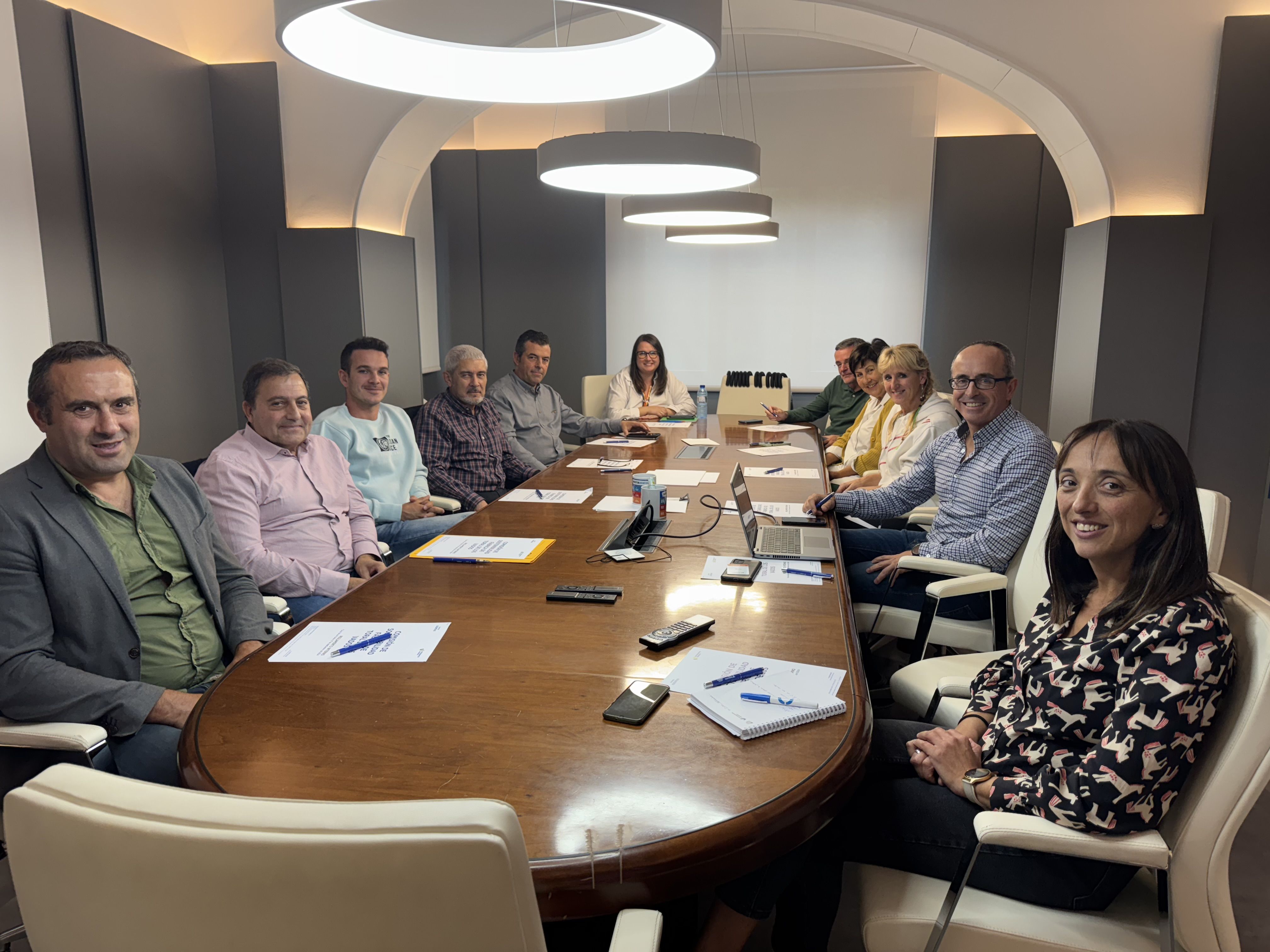 Miembros de la Comisión de Sostenibilidad en su primera reunión. 