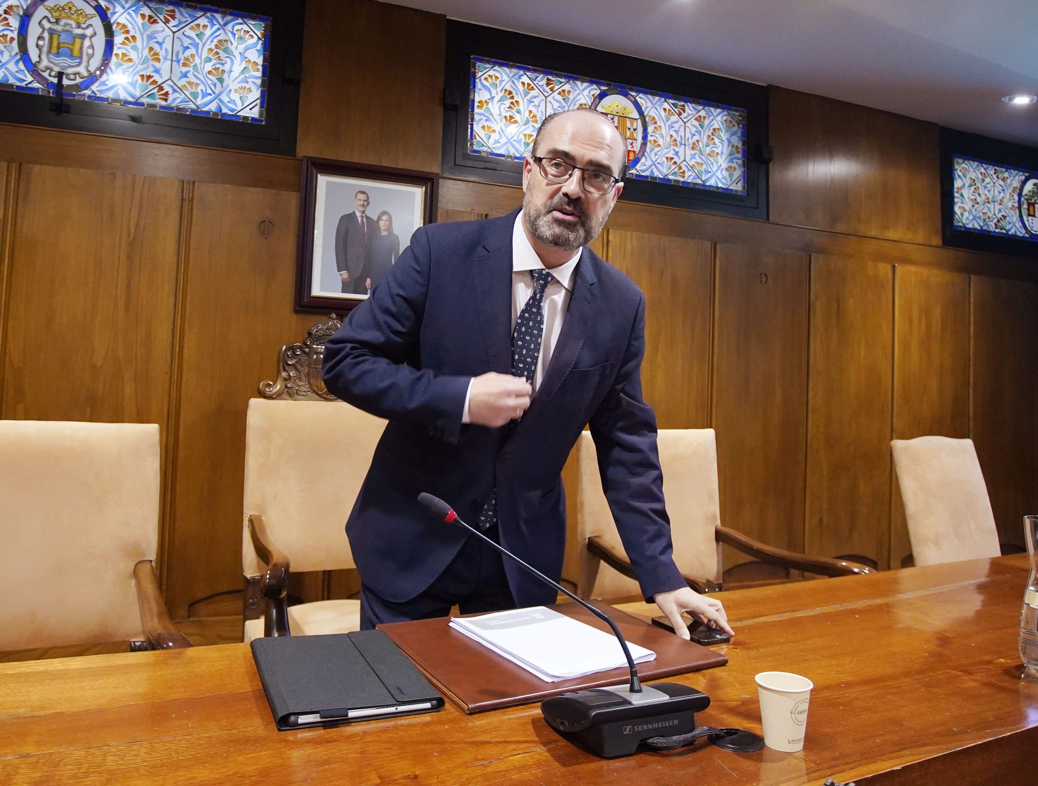 El alcalde de Ponferrada durante el último pleno, en el que se aprobó la ZBE. | CÉSAR SÁNCHEZ (ICAL)