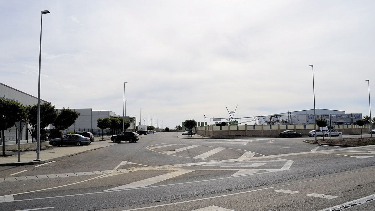 Vista de la entrada del Polígono industrial ‘El Páramo’ de Santa María. | L.N.C.