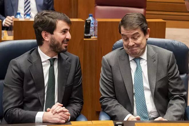 Gallardo y Mañueco en el pleno de las Cortes de Castilla y León, en una imagen de archivo. | EUROPA PRESS