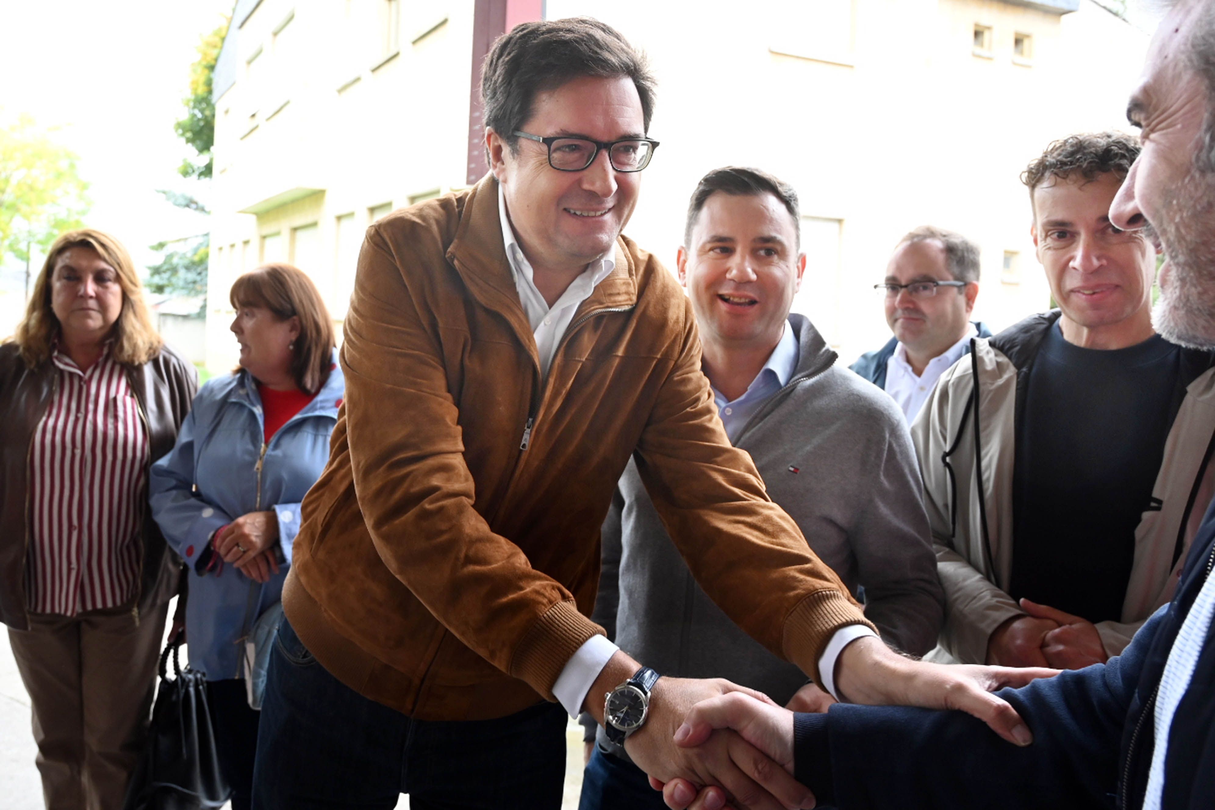 Óscar López durante la celebración de la Fiesta de la Rosa en Villager de Laciana. | PEIO GARCÍA (ICAL)