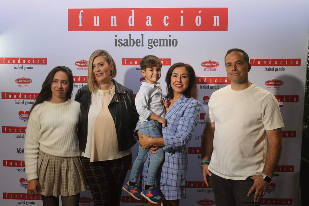 Nueva campaña solidaria de Migueláñez ‘Sonrisas dulces’ para la Fundación Isabel Gemio . 