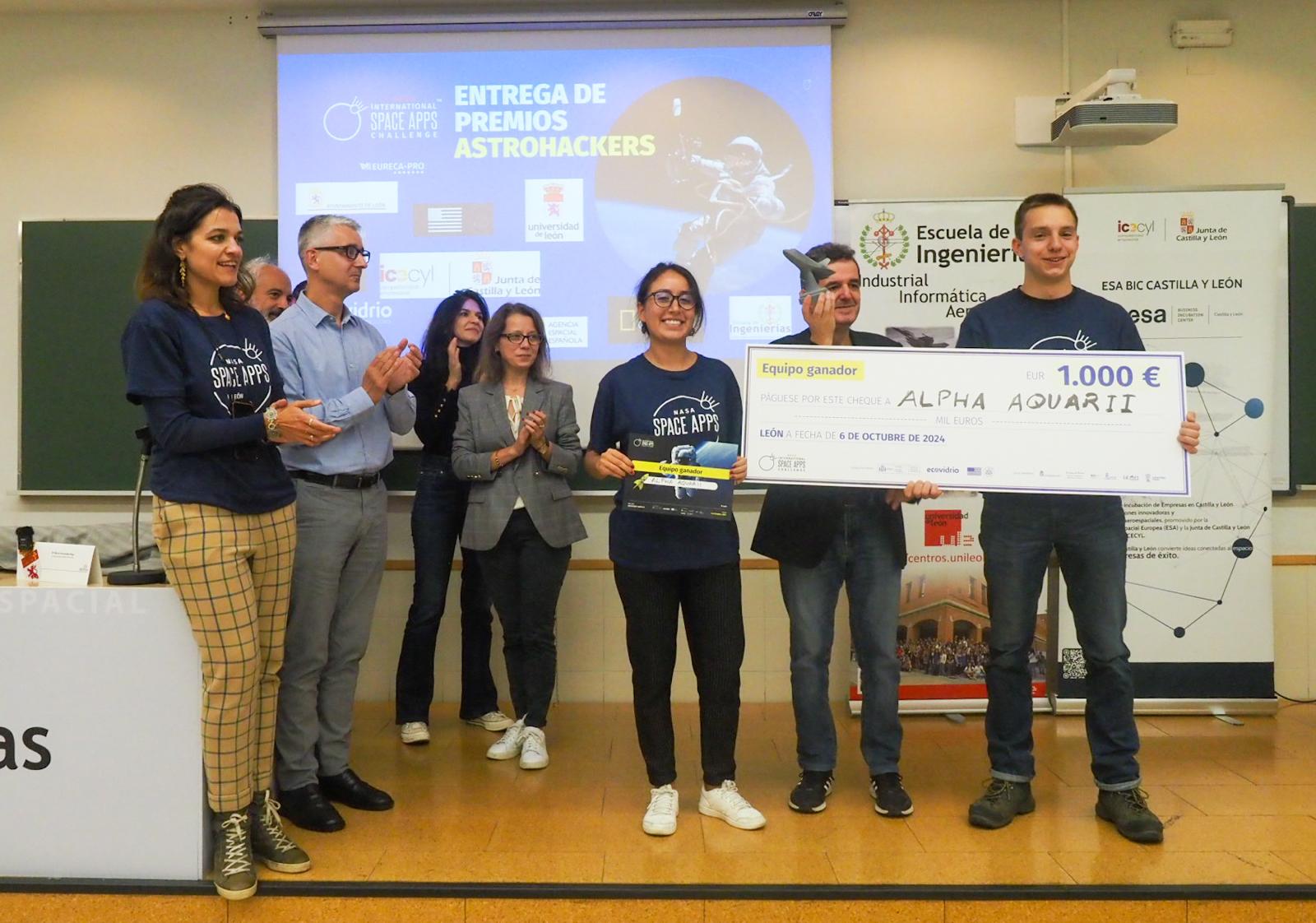 Los integrantes de Alpha Aquarii, ganadores en la edición del ‘Nasa SpaceApps Challenge’ celebrado este fin de semana en León. | L.N.C.