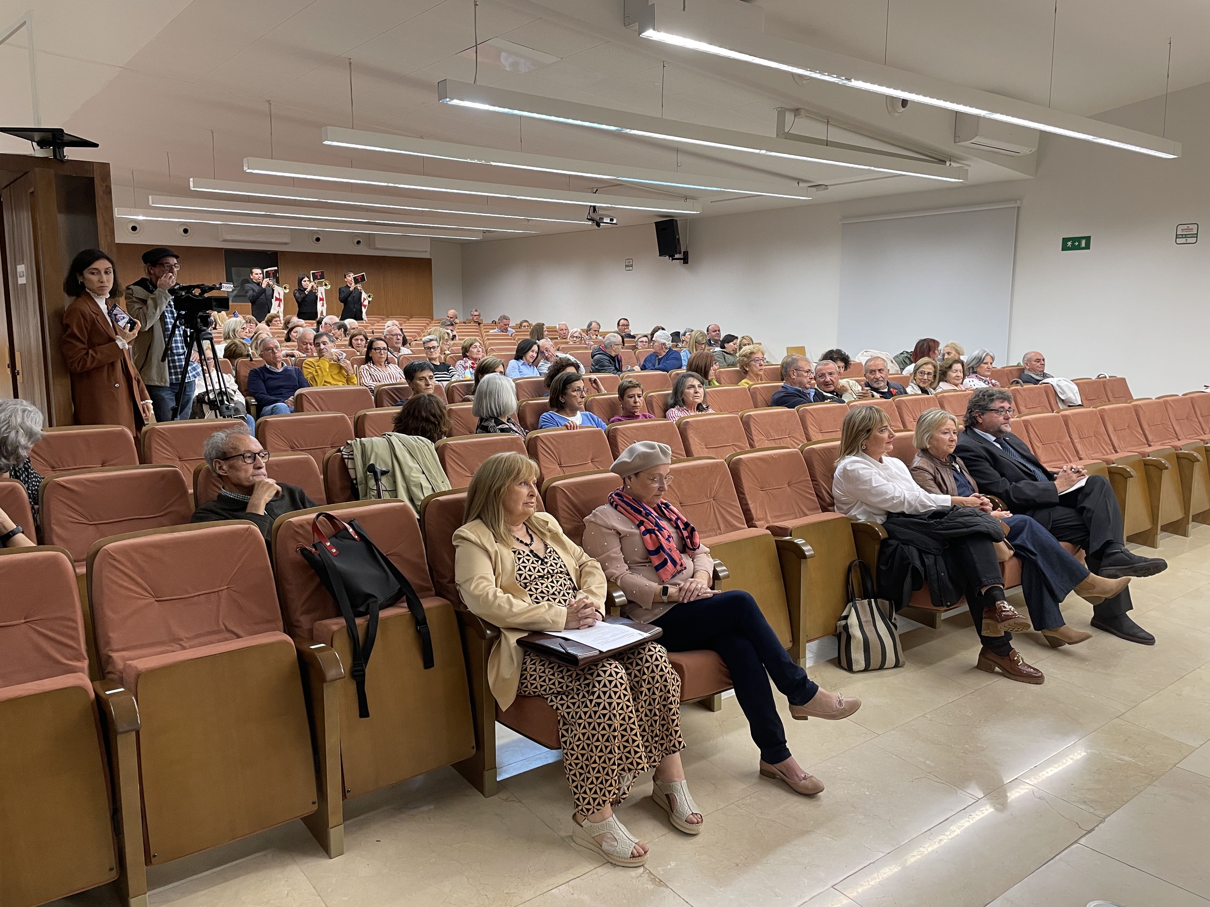 Inicio del Programa Interuniversitario de la Experiencia (PIEx) en Ponferrada. | JAVIER FERNÁNDEZ