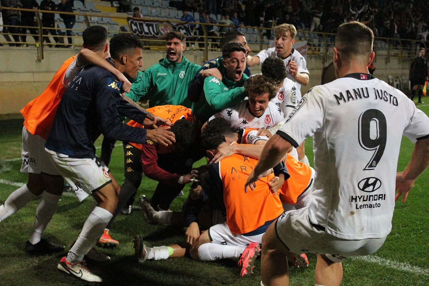 La Cultural festeja el gol frente al Tarazona. | CYD