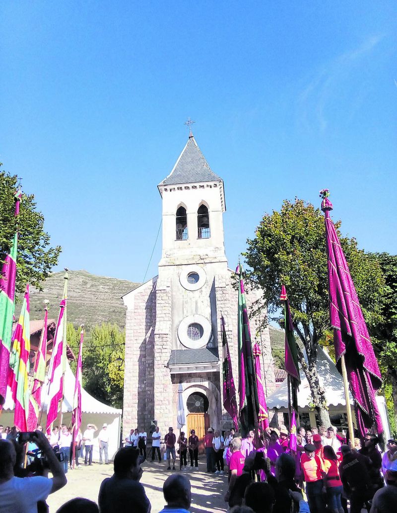 Los pendones volverán a su cita en Cármenes este domingo. | E. NIÑO