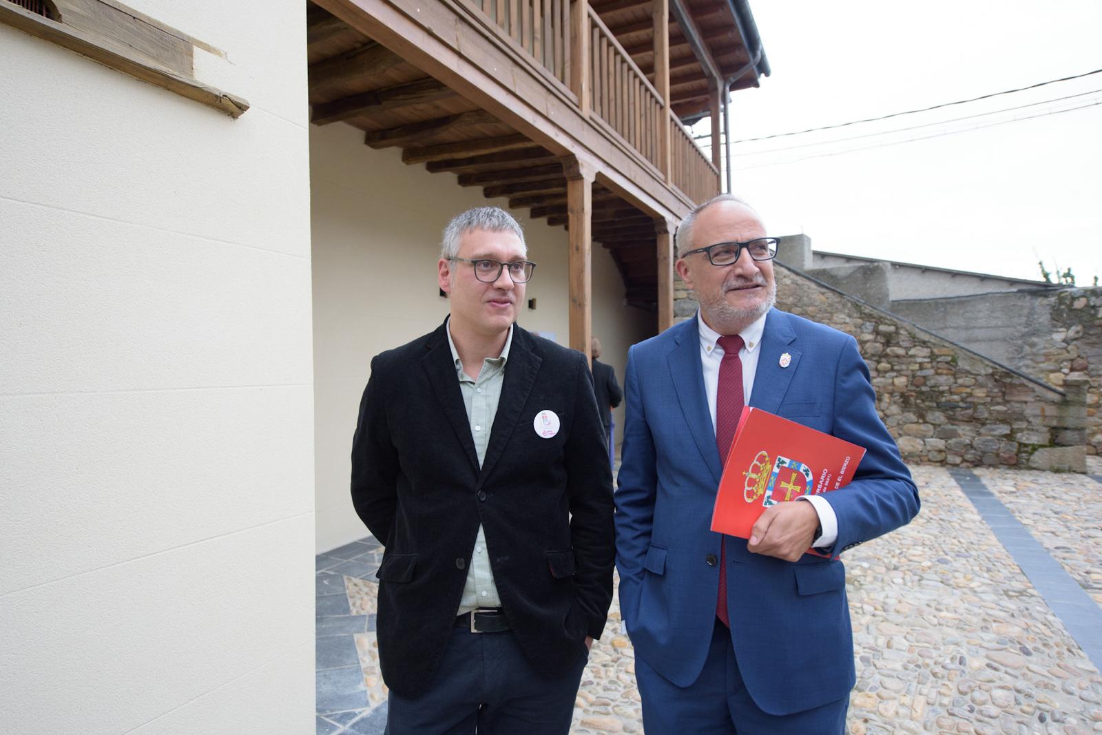 Juanma G. Colinas junto a Olegario Ramón.