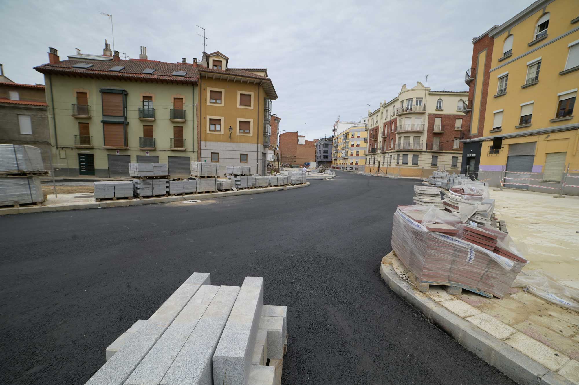 Obras en la ronda interior de León. | MAURICIO PEÑA