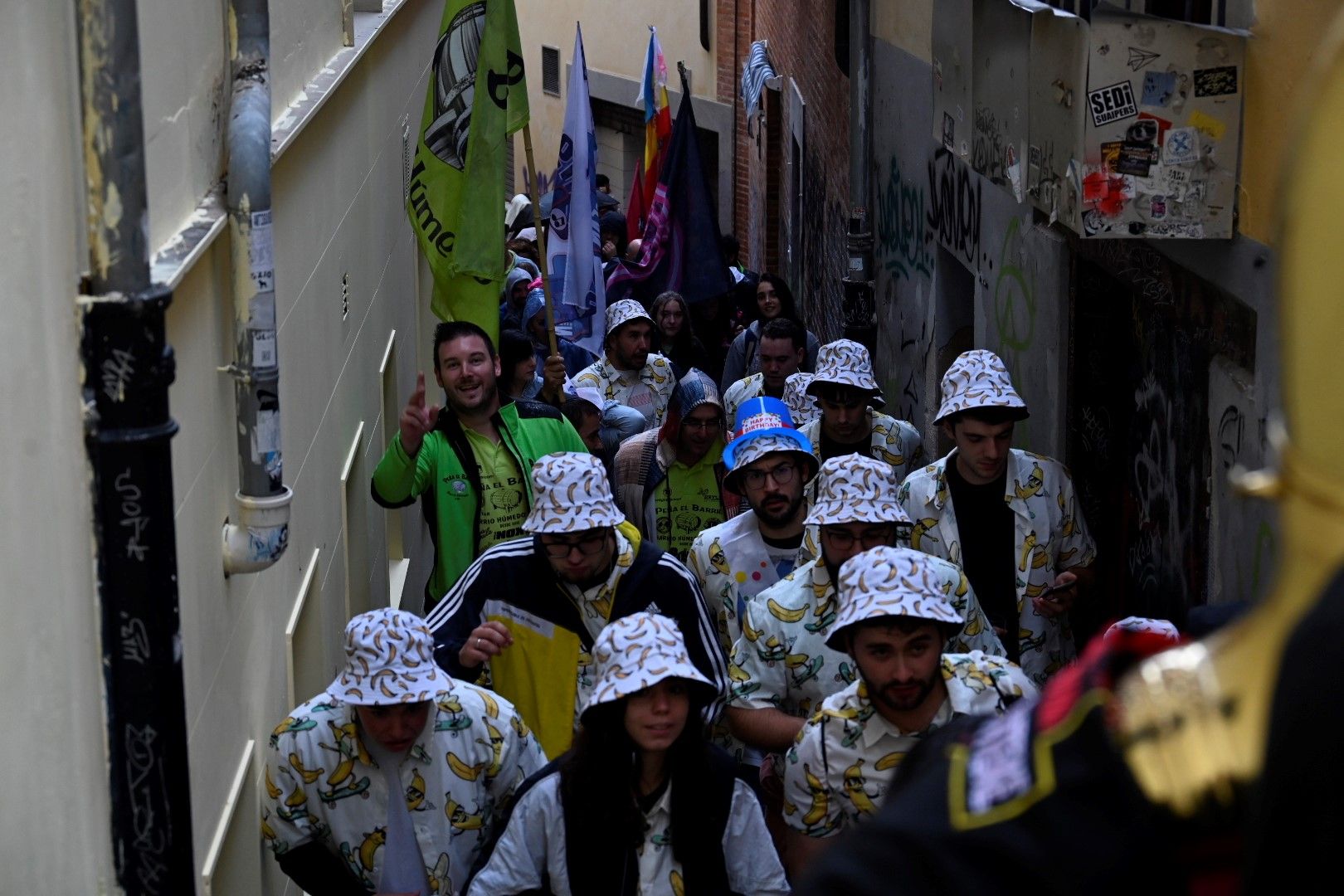 Día de peñas en León. | SAÚL ARÉN