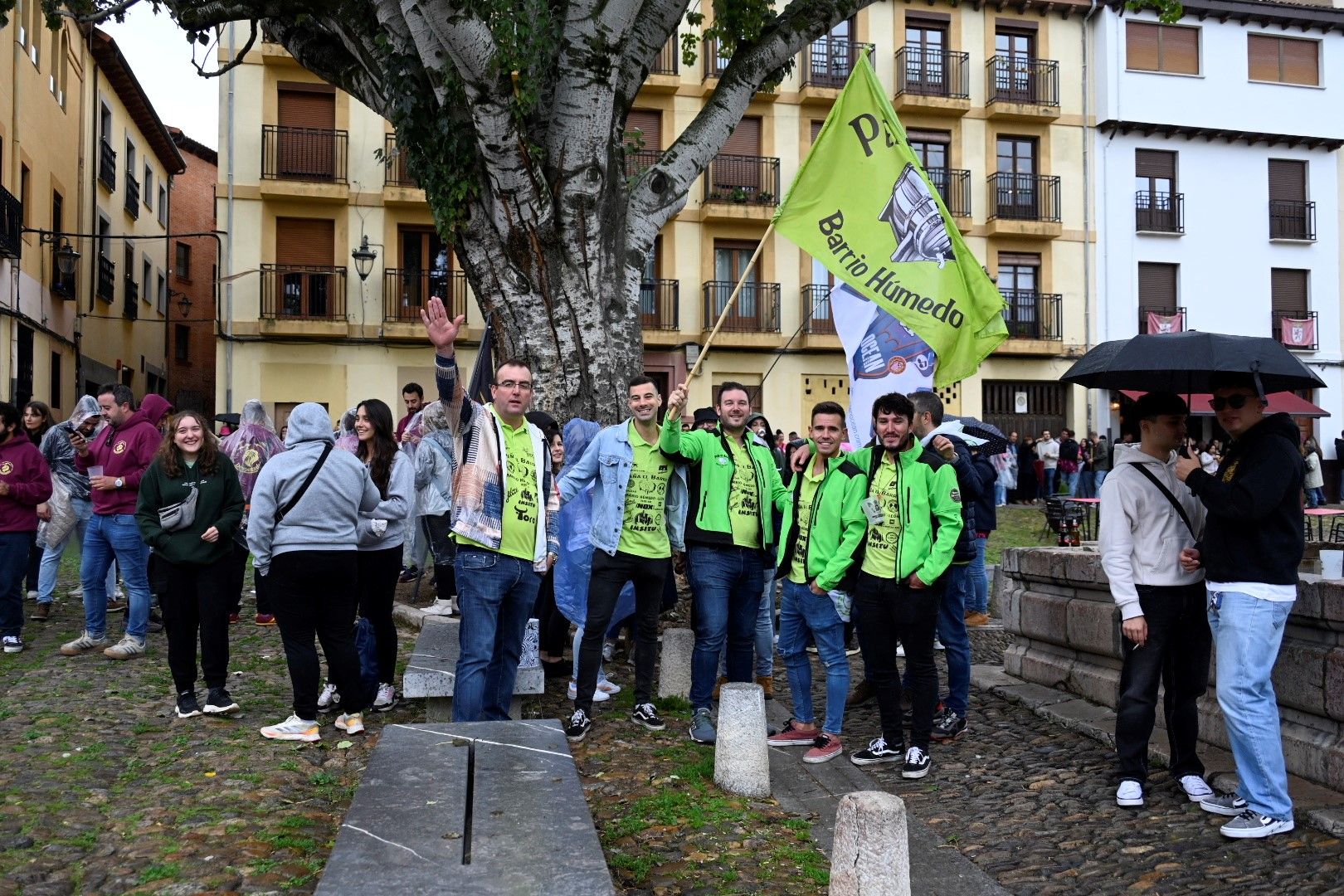 Día de peñas en León. | SAÚL ARÉN