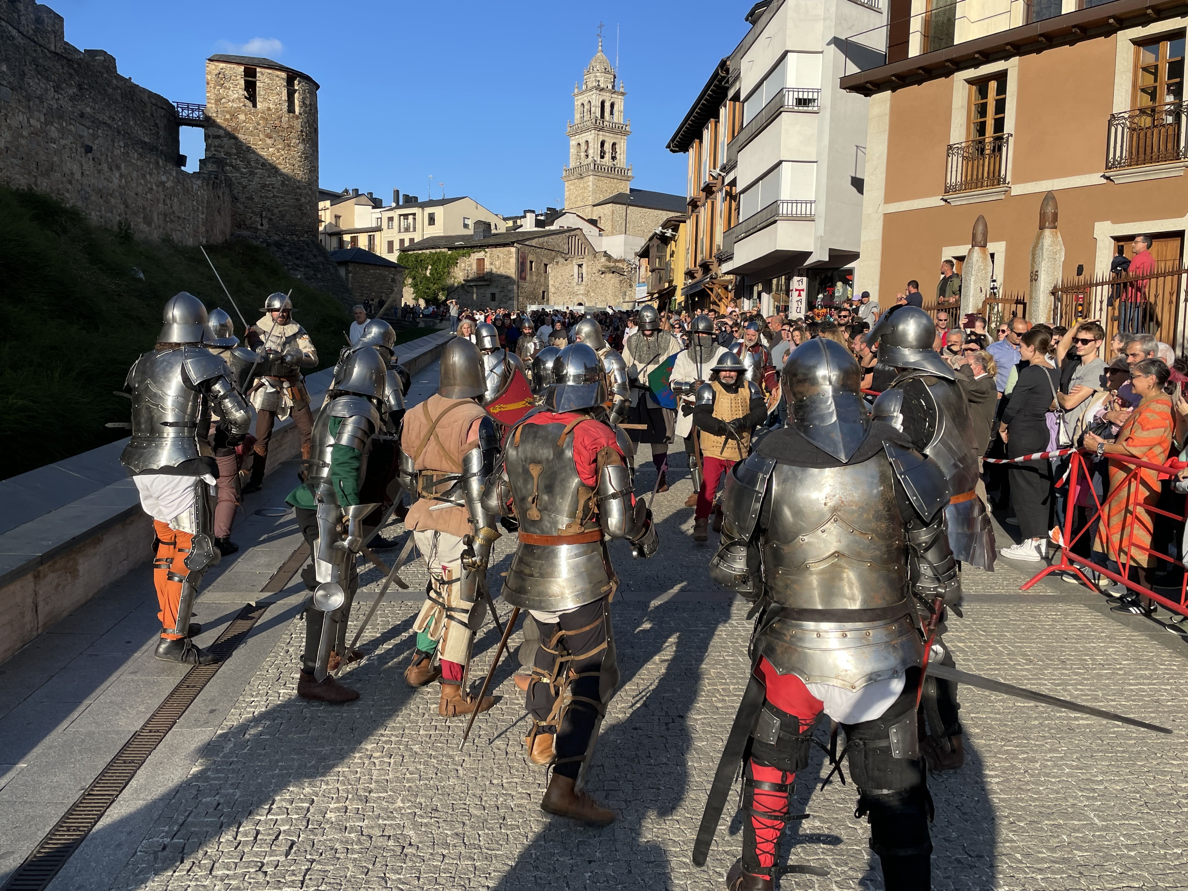 Los irmandiños vuelven a asaltar el Castillo de Ponferrada. | Javier Fernández