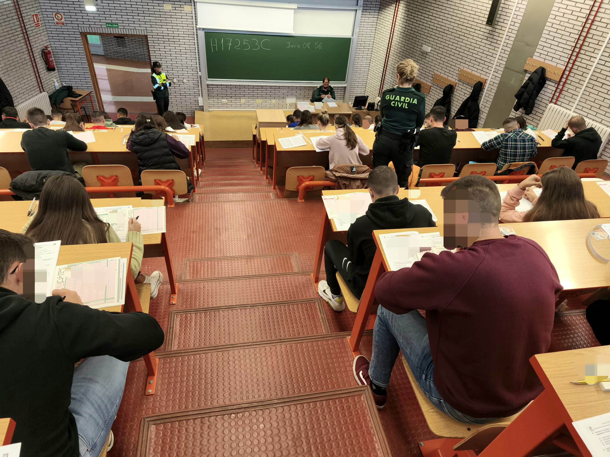 Oposiciones de ingreso de la Guardia Civil este domingo en la Universidad de León. | L.N.C.