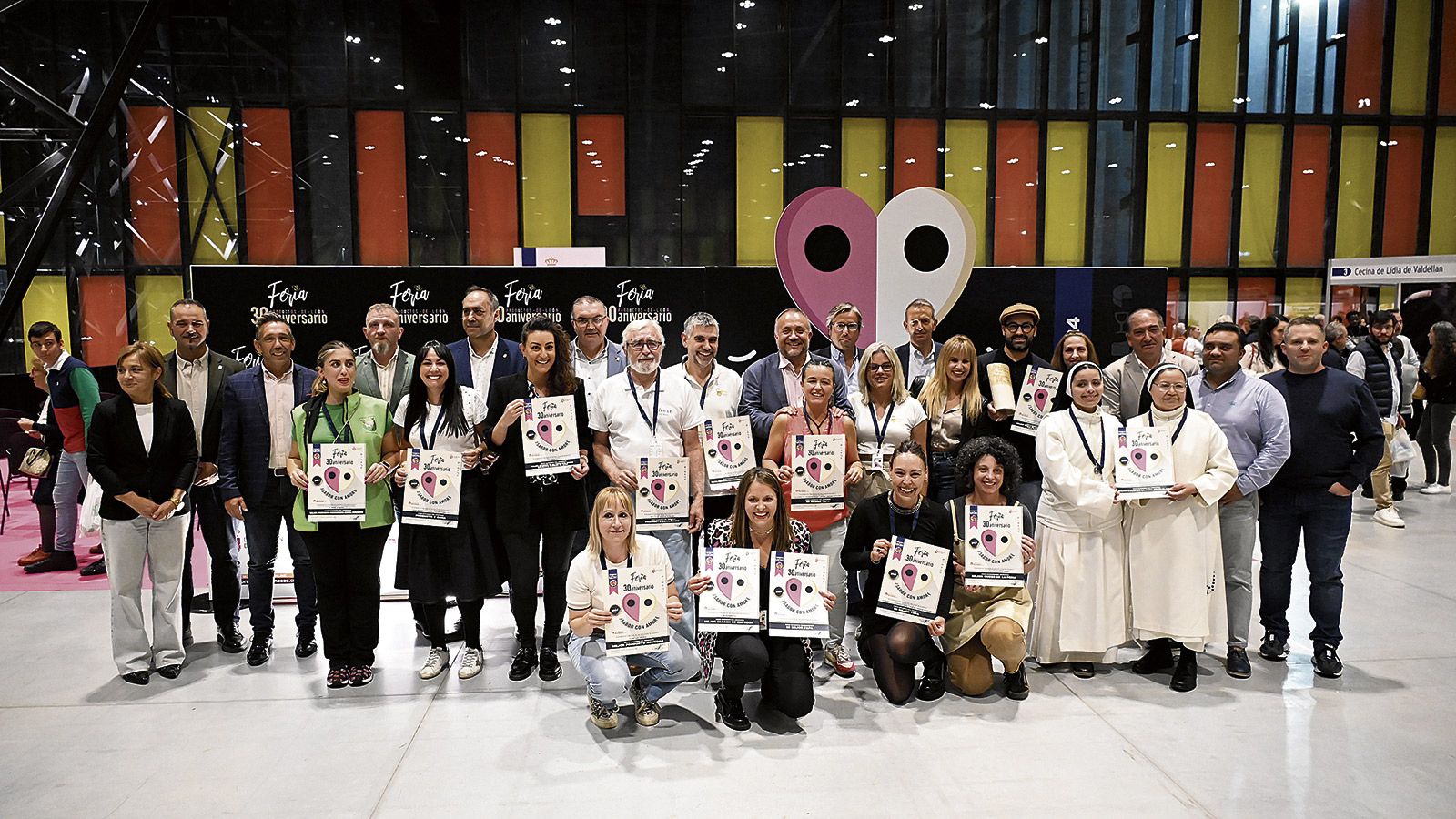 Foto de familia de los ganadores de la Feria de Productos de León. | SAÚL ARÉN