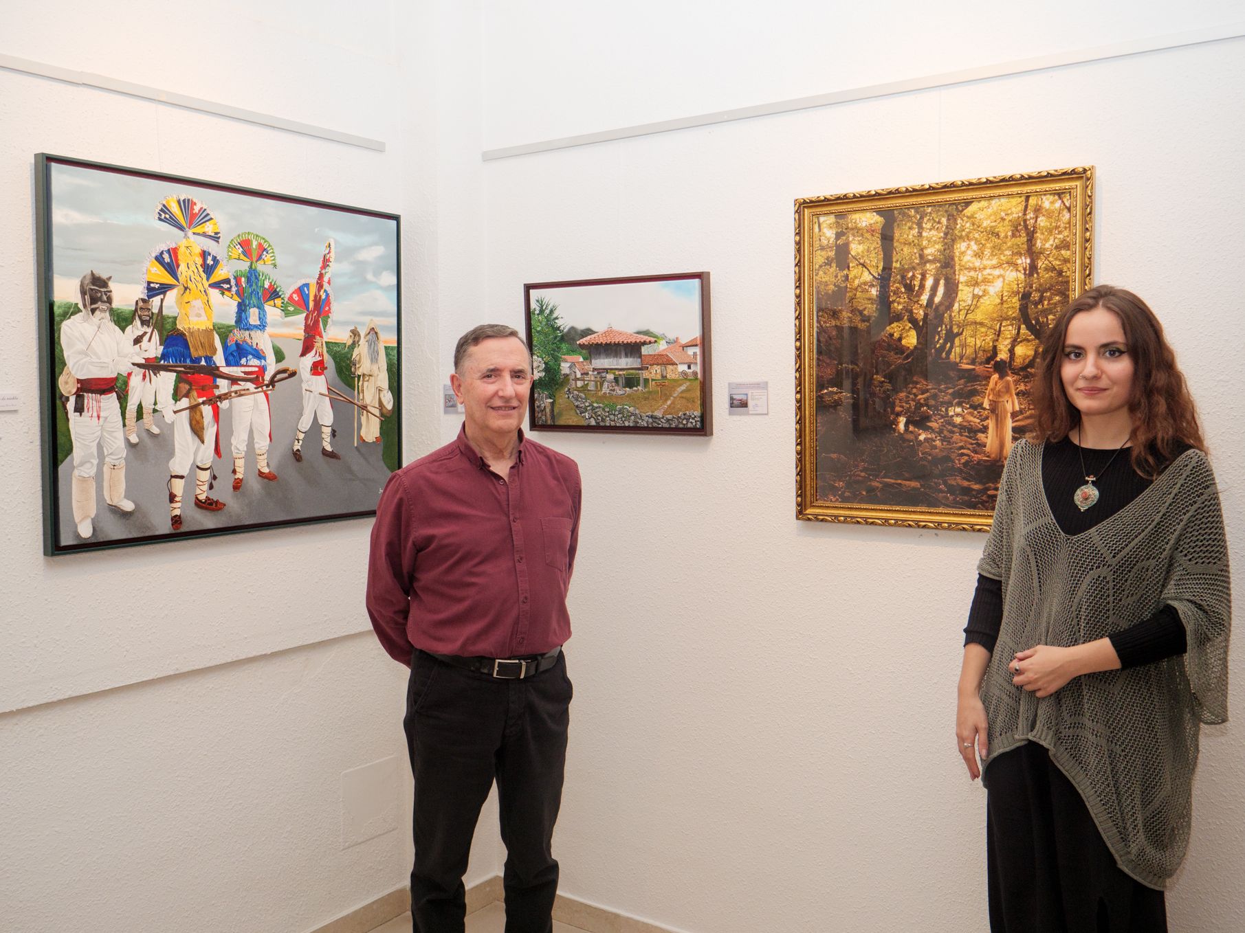 Cuadros de Francisco y fotografía del Faedo de Irene del Canto. | VICENTE GARCÍA