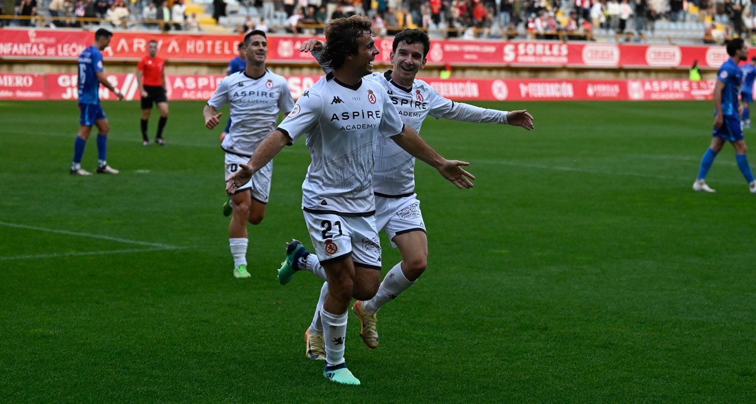 Artola celebra un gol. | SAÚL ARÉN