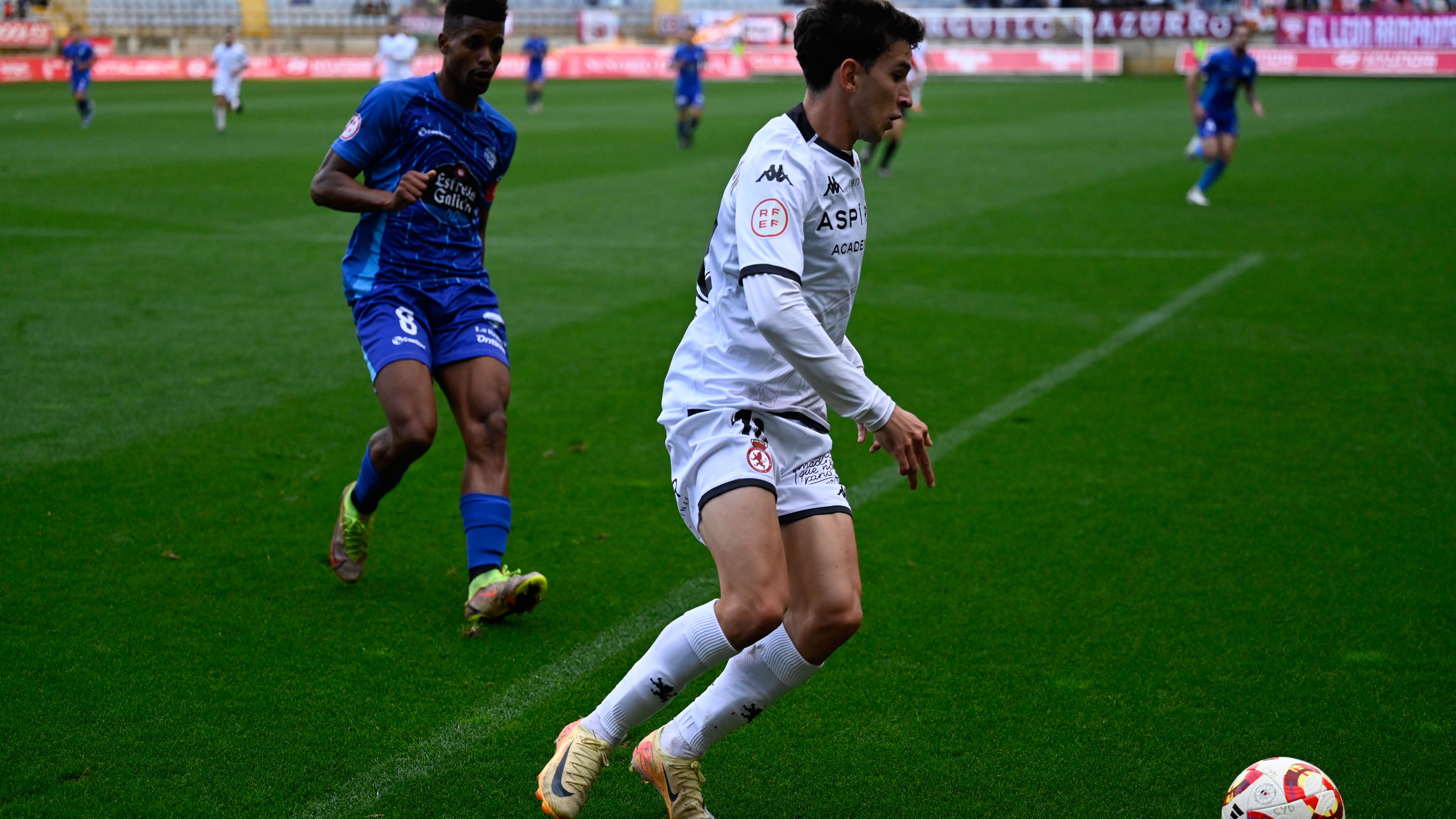 Chacón durante el partido contra el Ourense el pasado fin de semana | SAÚL ARÉN