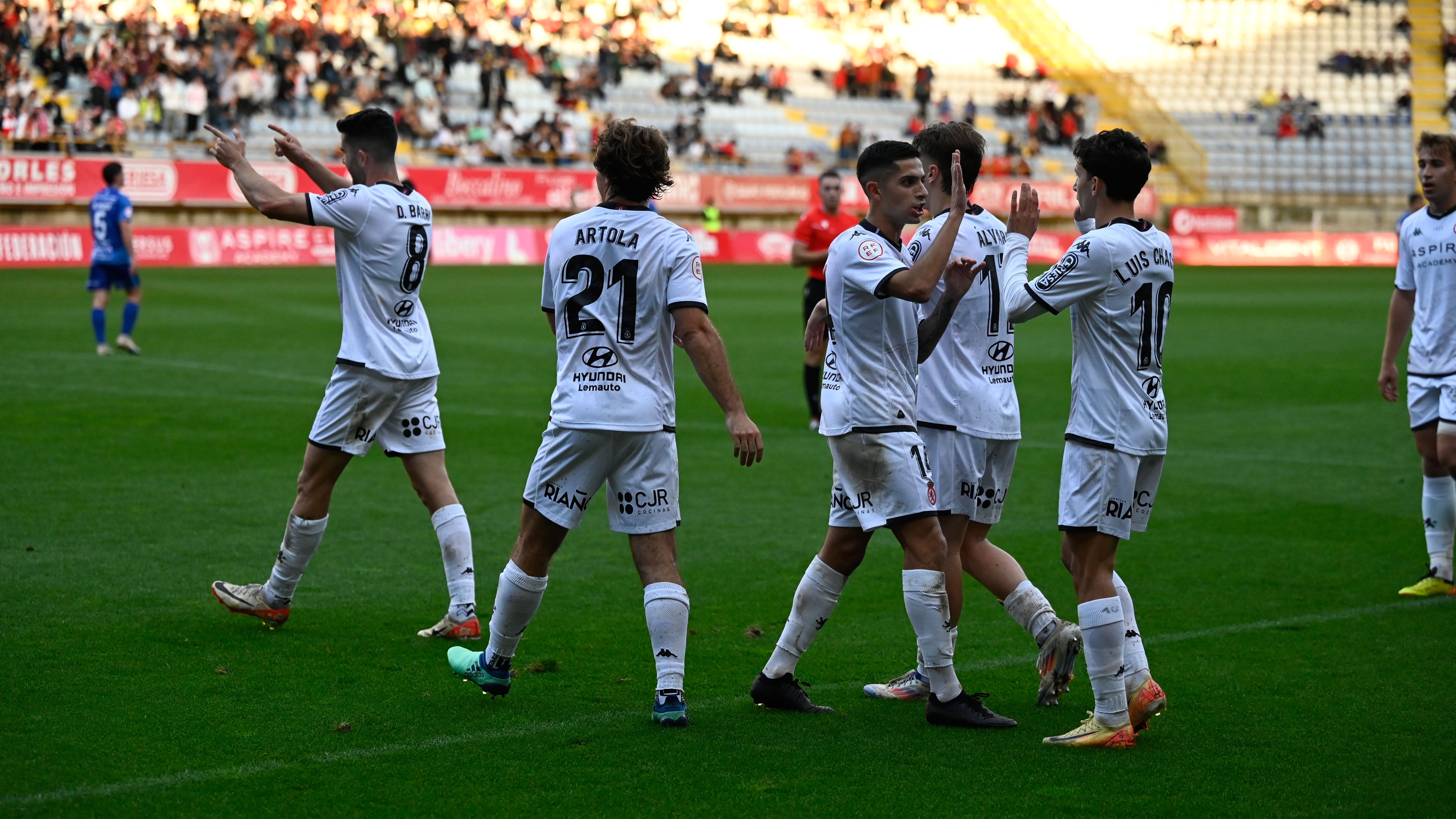 La Cultural, en su mejor momento de forma, visita al Andorra, claro favorito al ascenso | SAÚL ARÉN