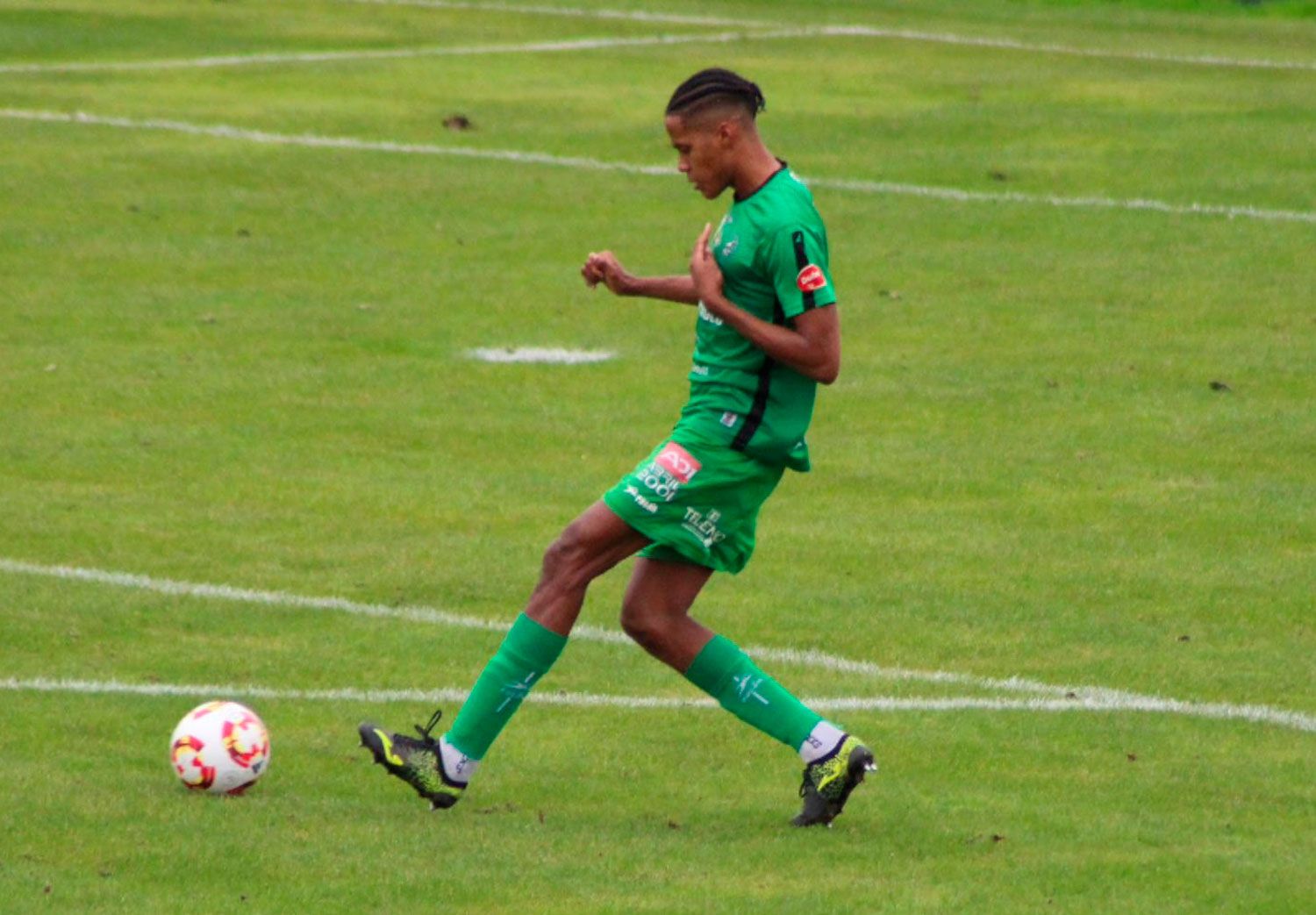 Un lance del choque entre Astorga y Mirandés B. | ATLETICOASTORGA