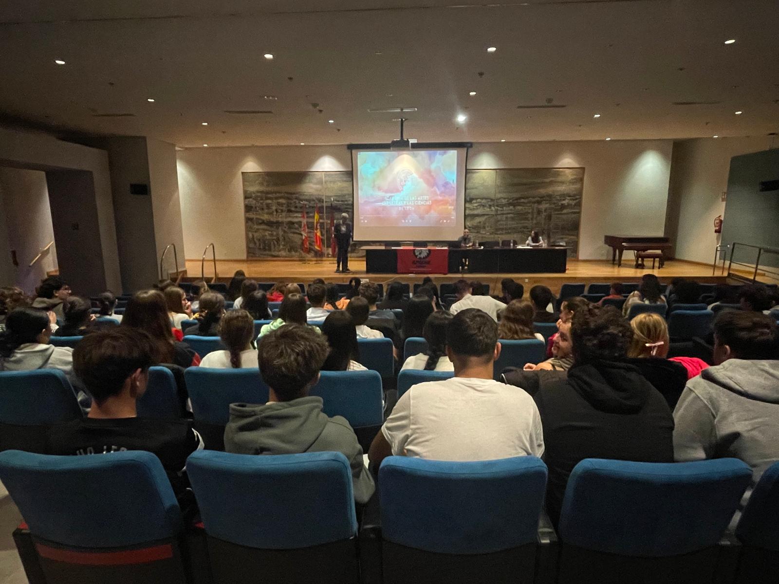 El evento con los alumnos del Juan del Enzina y elOrdoño II. | L.N.C.