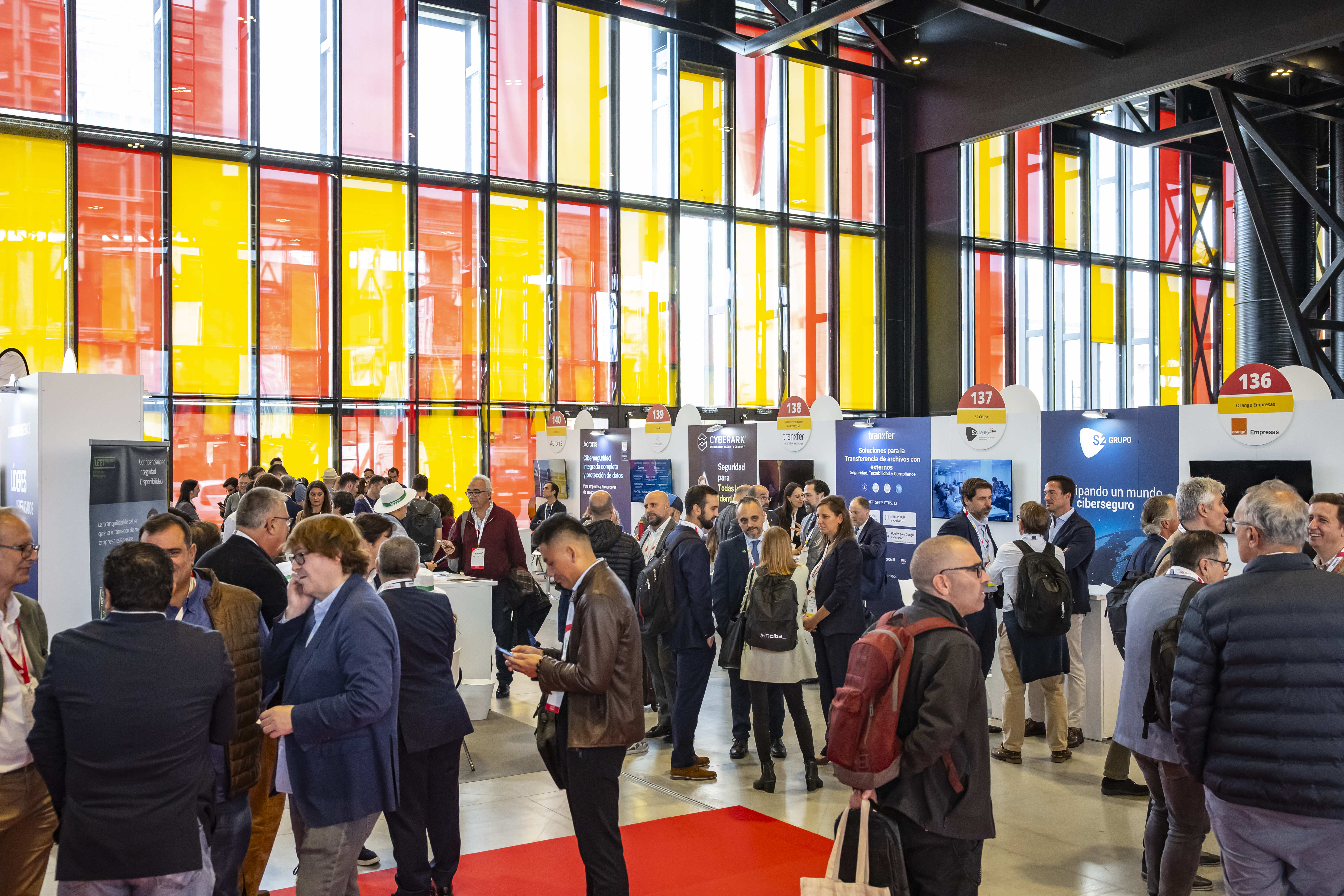 4.000 personas acudieron al Enise de forma presencial en el Palacio de Exposiciones.