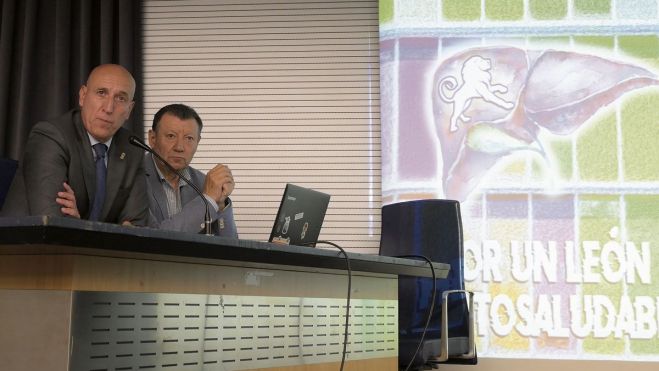 José Antonio Diez y Francisco Jorquera durante la charla. |MAURICIO PEÑA