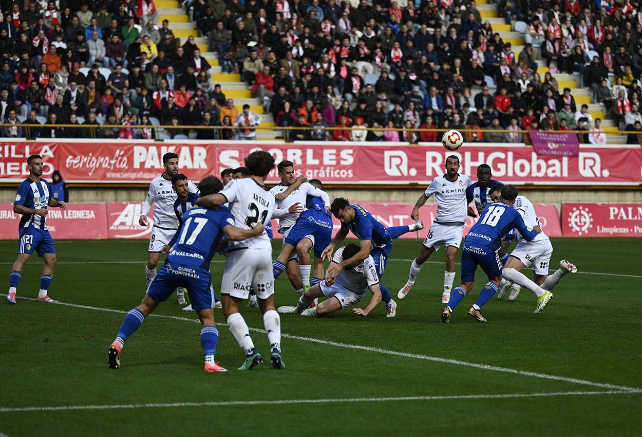 Cultural 2 - Ponferradina 0 | SAÚL ARÉN