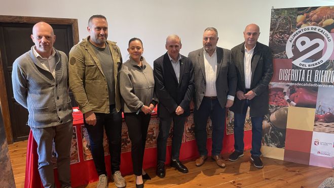 Presentación del certamen de la castaña que tendrá lugar en Asturias. | JAVIER FERNÁNDEZ