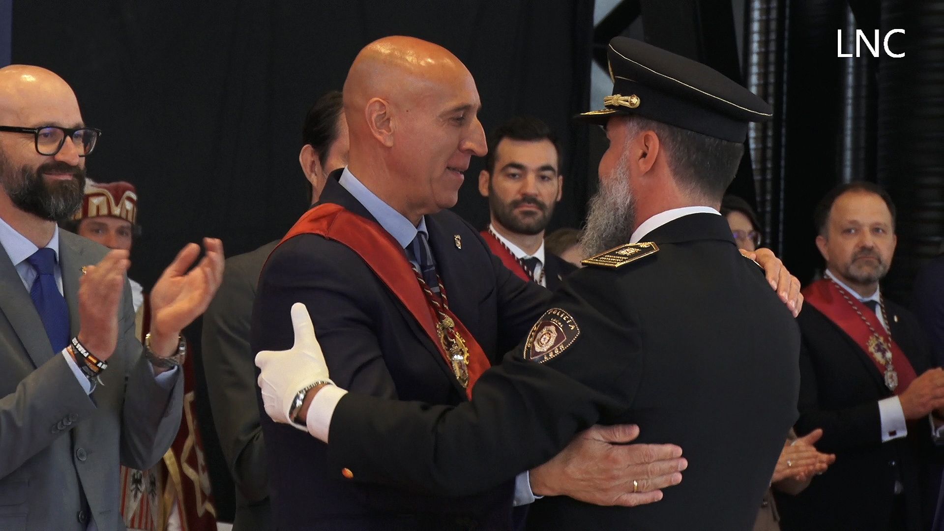 Miguel Ángel Llorente recibe la medalla del mérito de plata