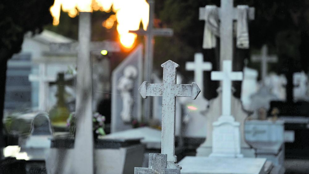 Panteones del cementerio de León en una imagen de archivo. | SAÚL ARÉN