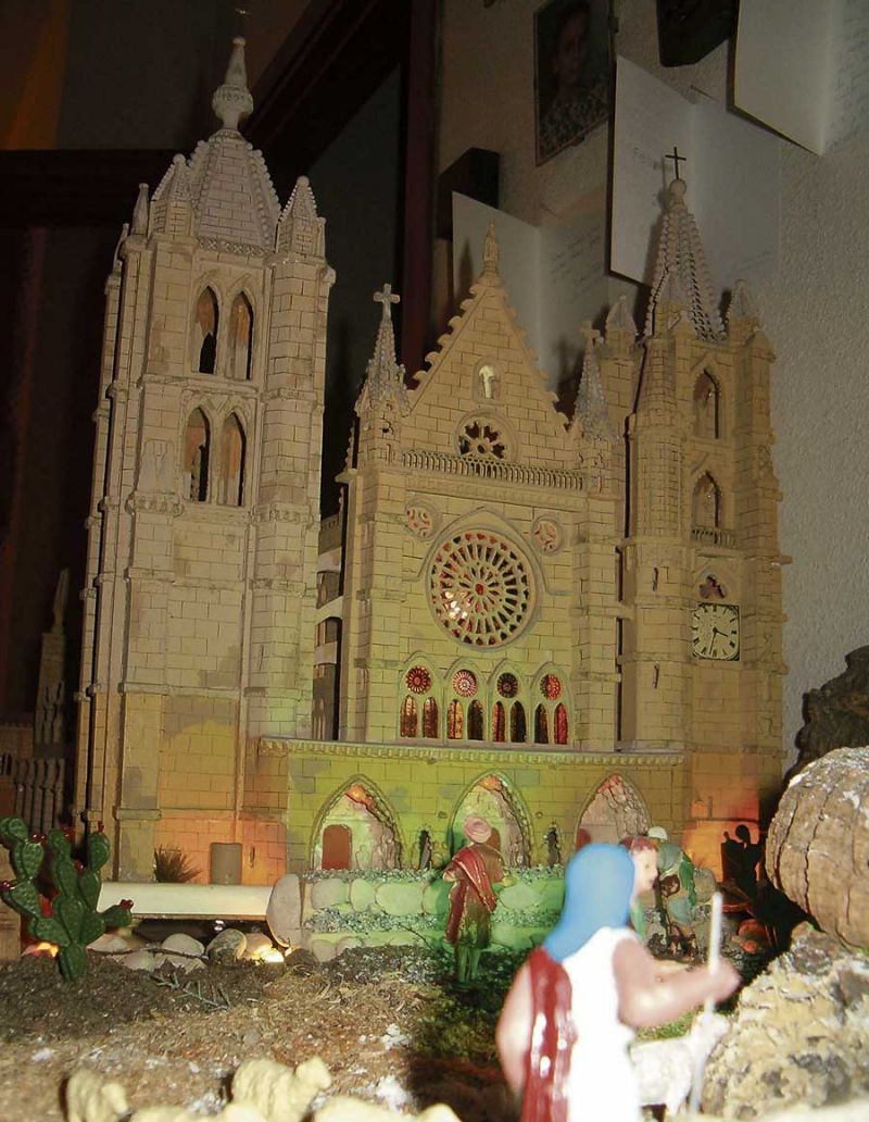 Vista de la catedral luciendo imponente en el Belén de Navidad. | L.N.C.