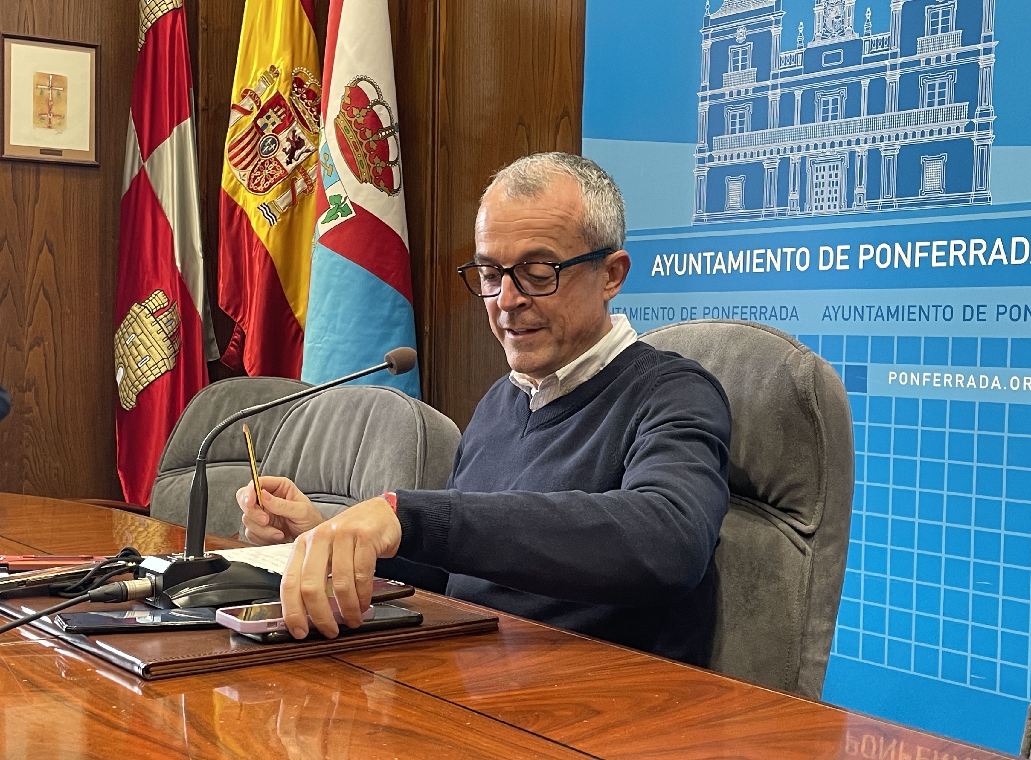 El concejal de Hacienda, Luis Antonio Moreno, durante la rueda de prensa. | JAVIER FERNÁNDEZ